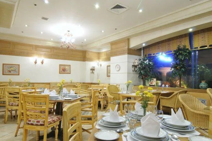 Restaurant/places to eat in Tiara Oriental Hotel Makati powered by Cocotel