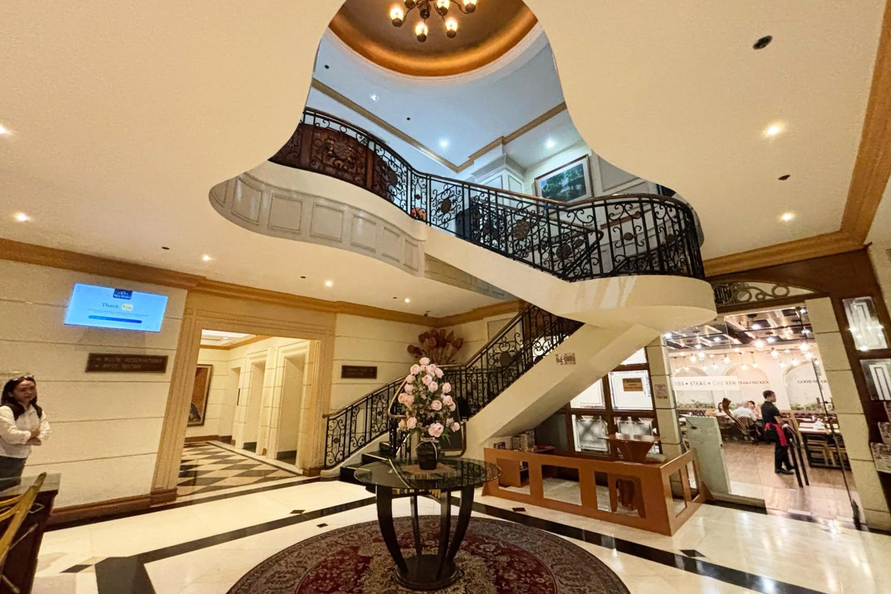 Lobby or reception in Tiara Oriental Hotel Makati powered by Cocotel