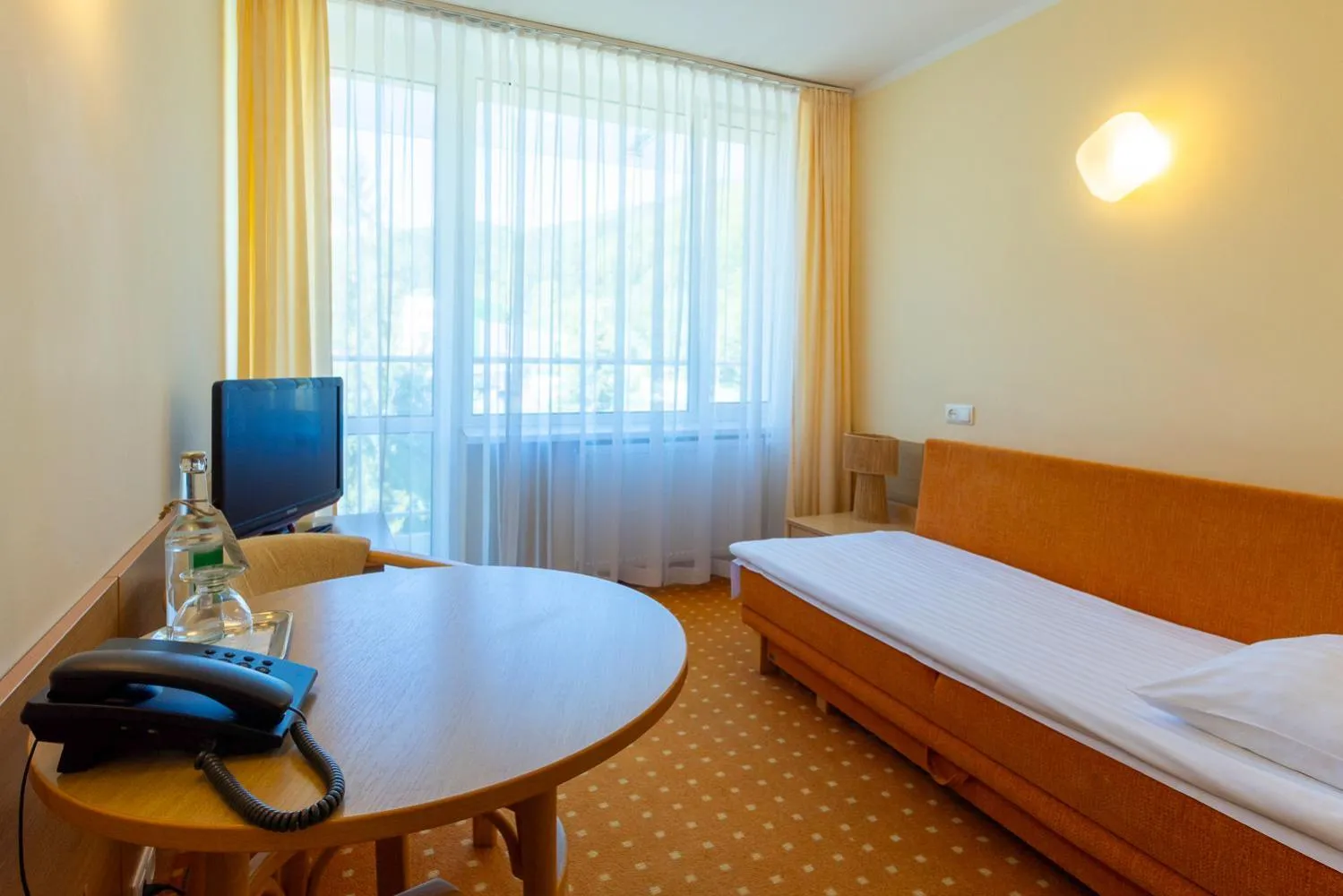 Bed in Hotel Perła Południa