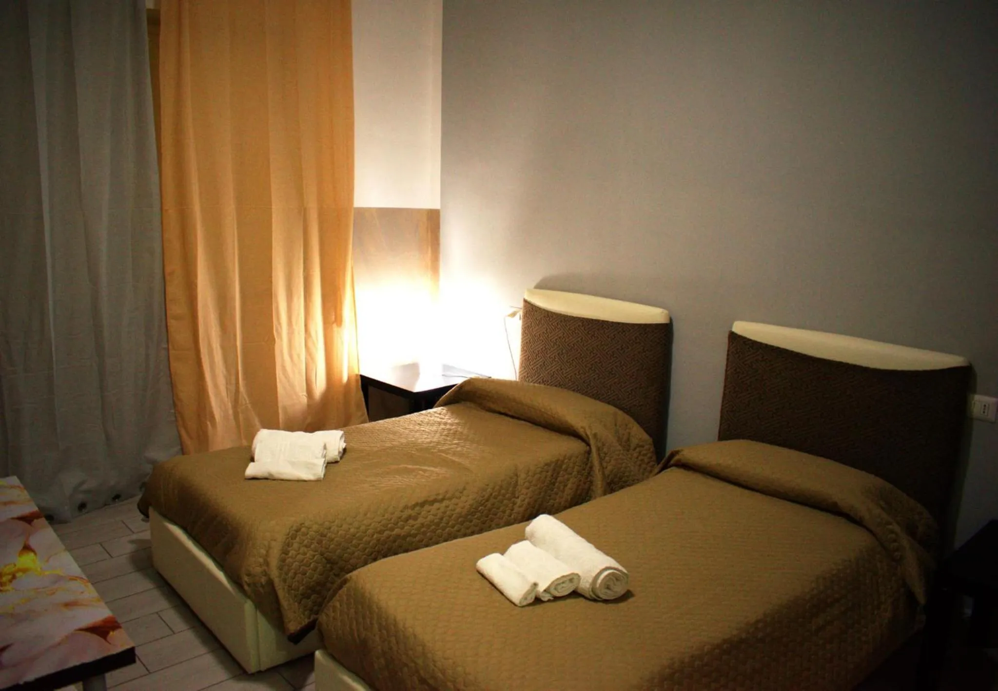 Bed in Neapolis center