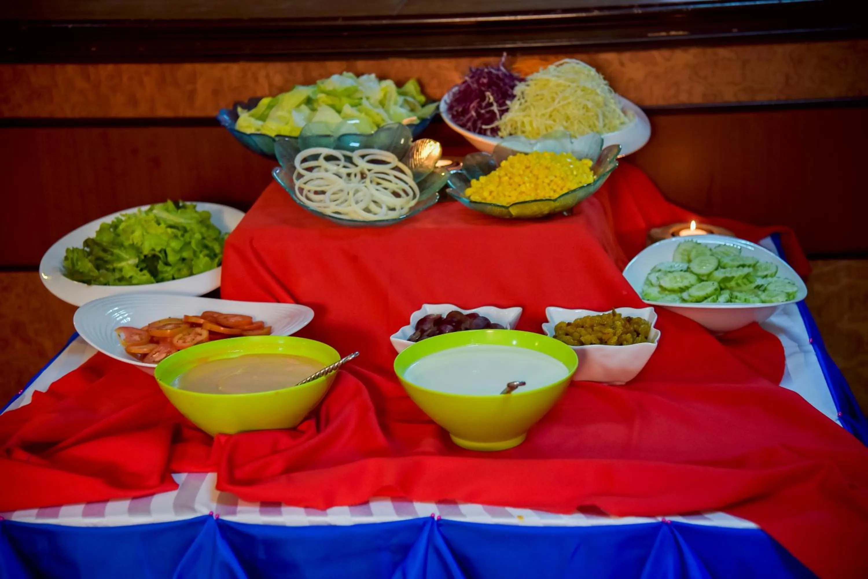 Restaurant/places to eat in Season Palace Huahin Hotel