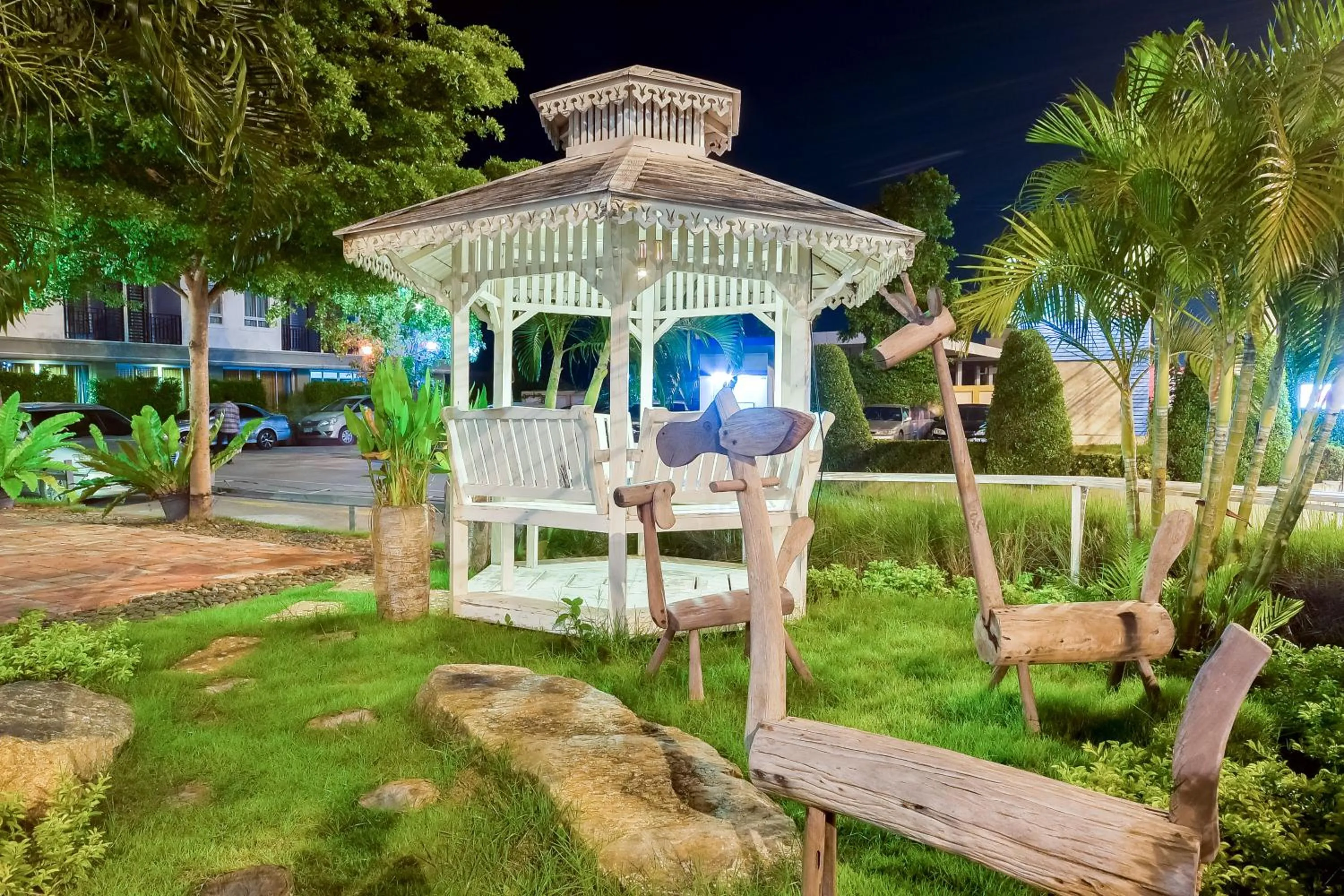 Garden in Season Palace Huahin Hotel