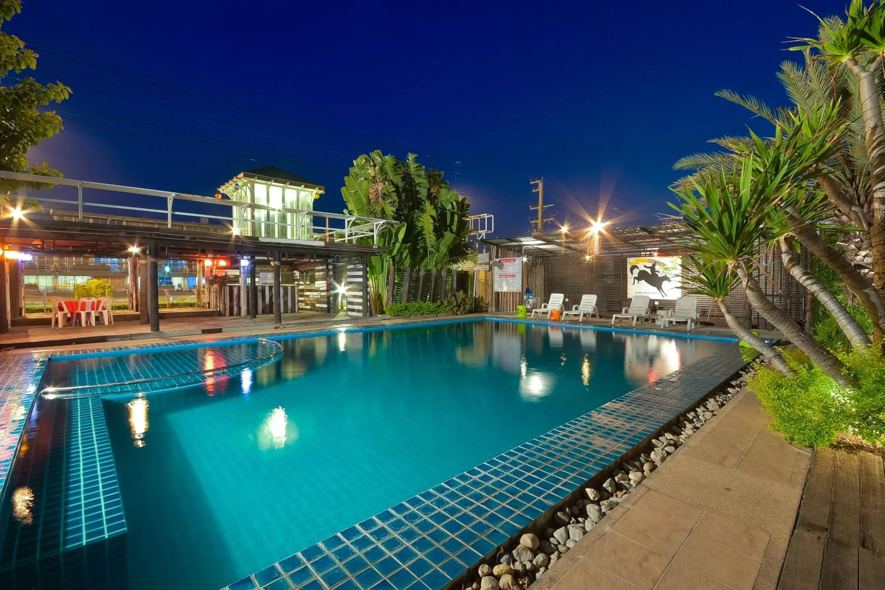 Swimming pool in Season Palace Huahin Hotel