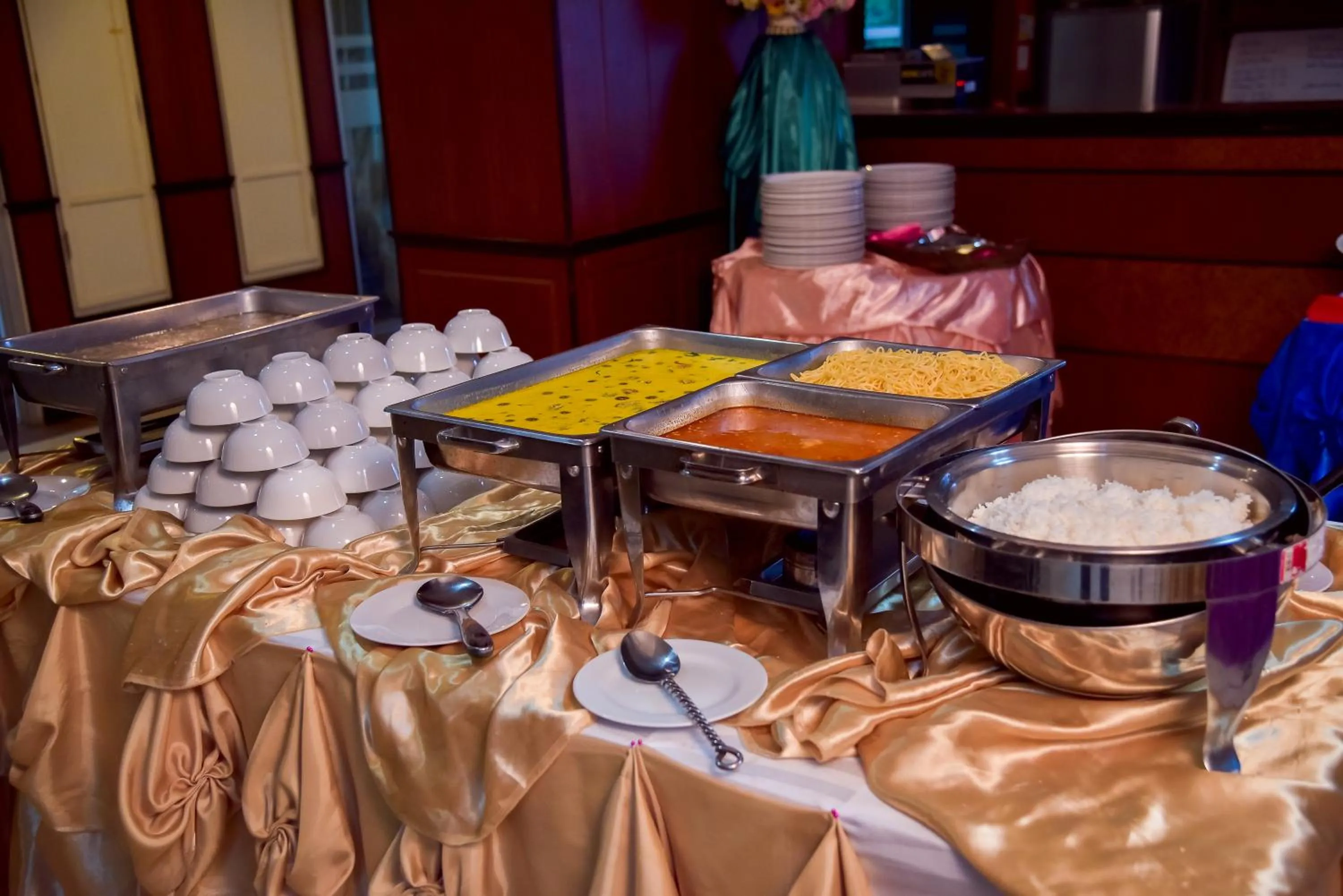 Restaurant/places to eat in Season Palace Huahin Hotel