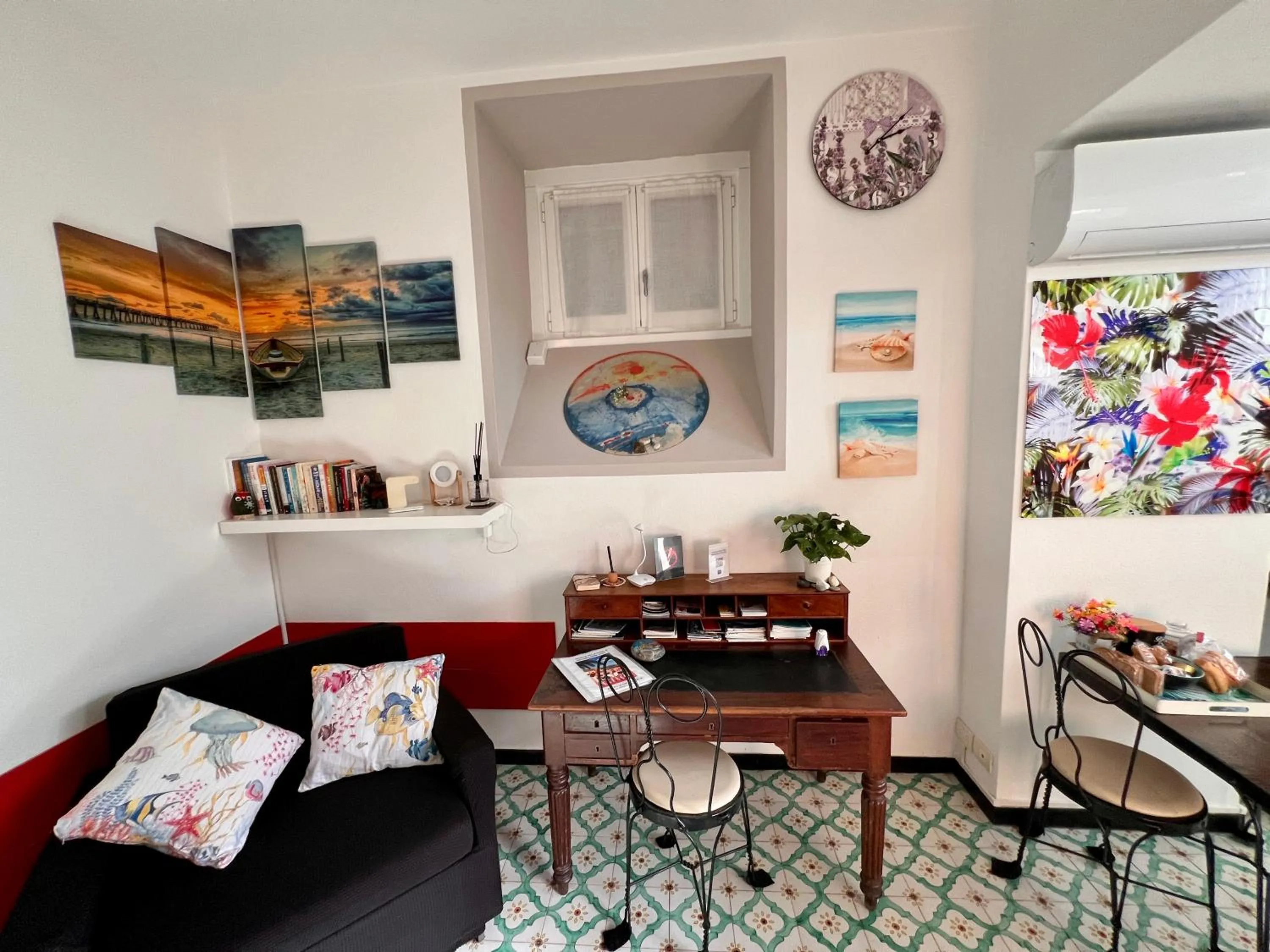 Seating area in B&B Ladidi