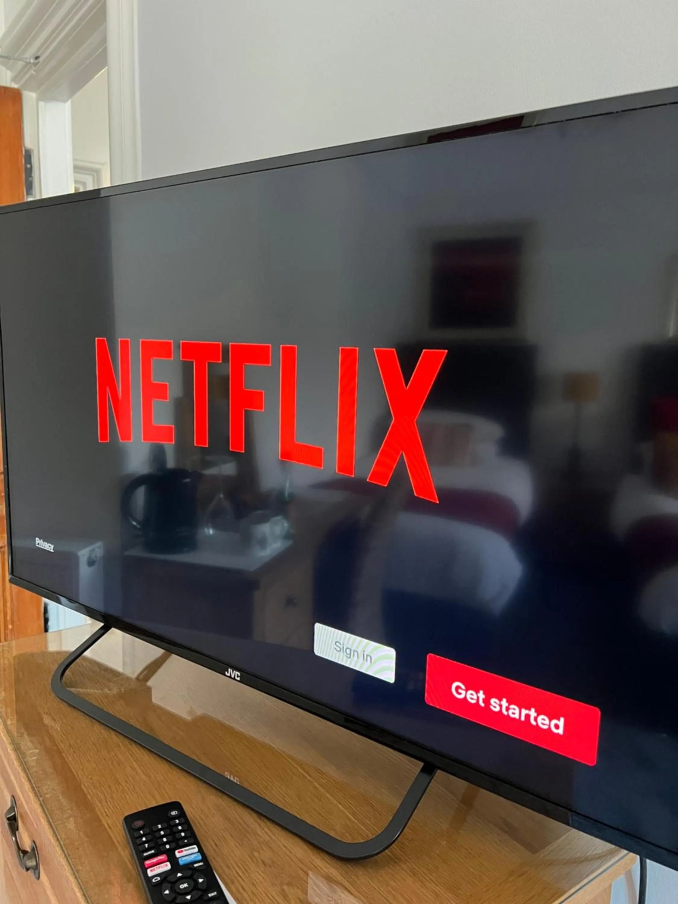 TV and multimedia in ByTheSea Guest House License SA-00247-F