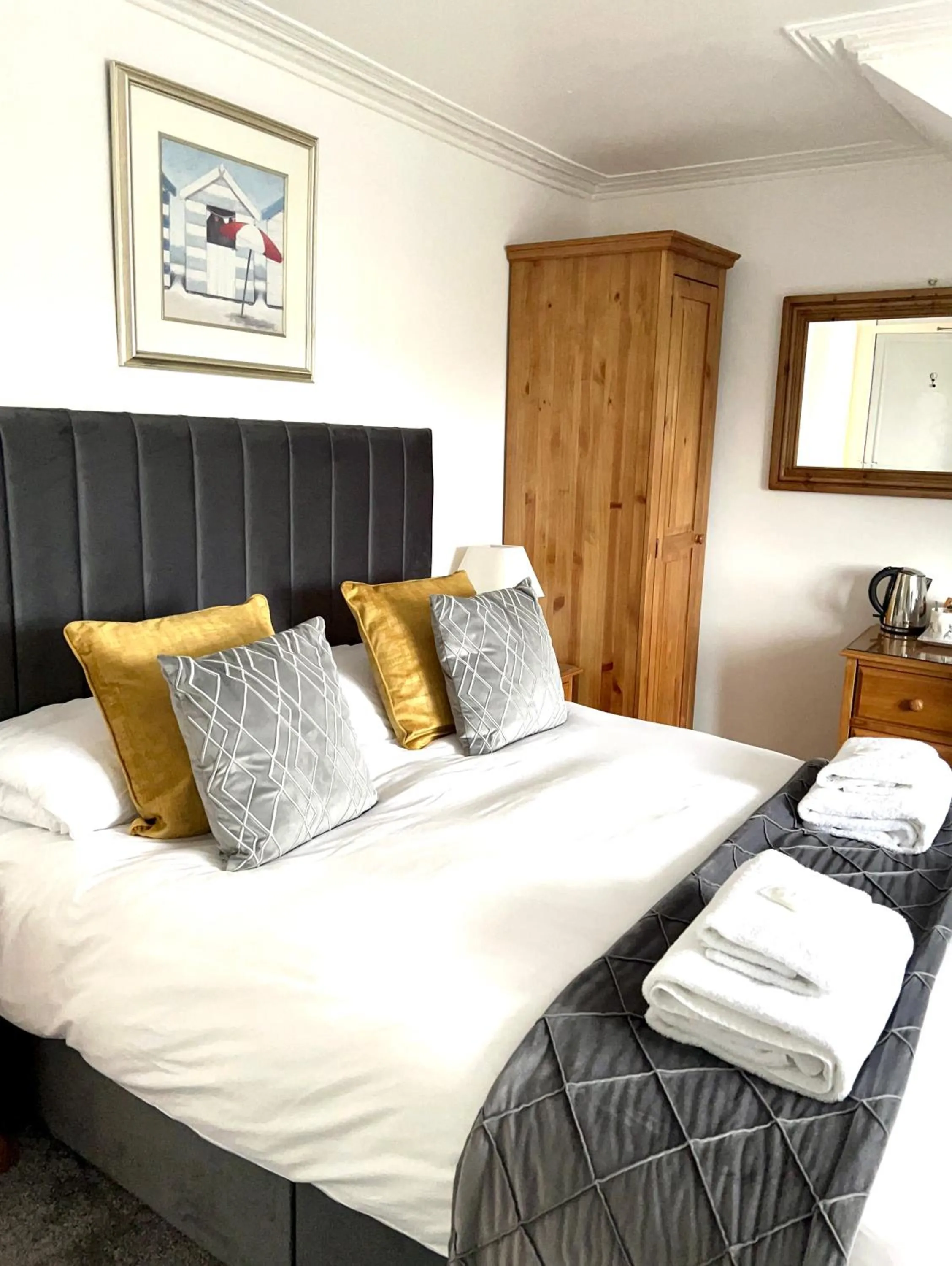 Photo of the whole room in ByTheSea Guest House License SA-00247-F