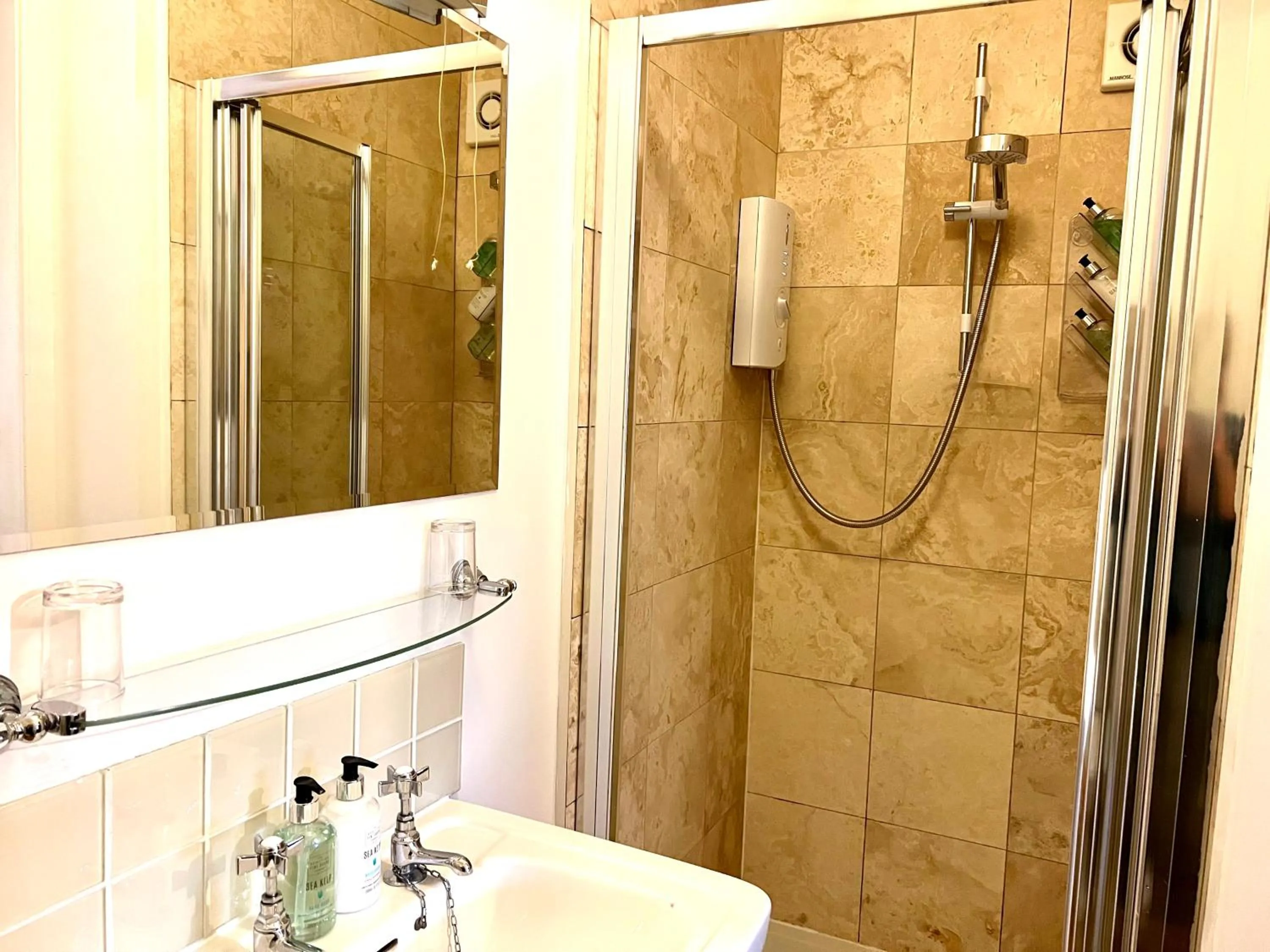 Shower in ByTheSea Guest House License SA-00247-F