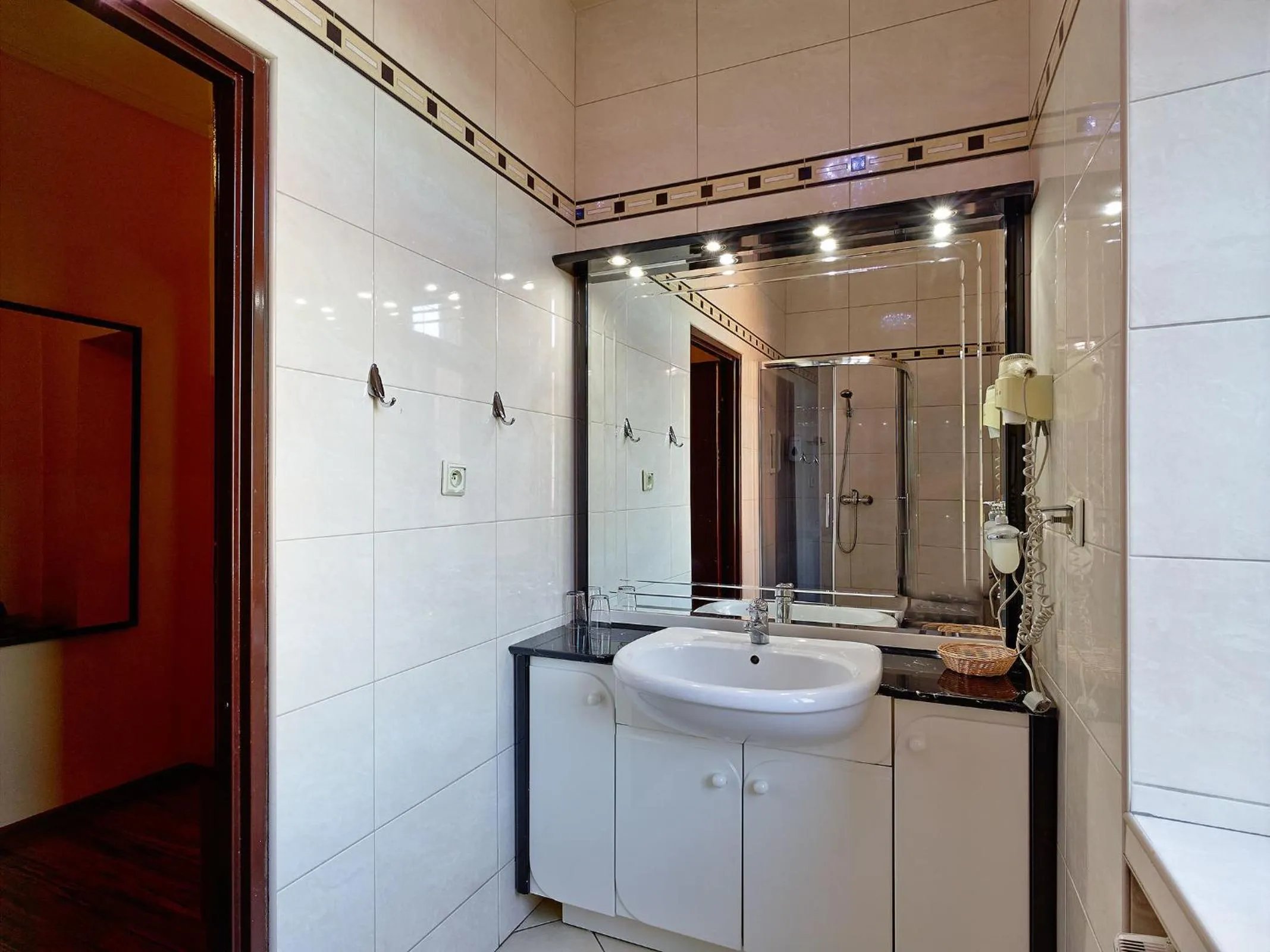 Bathroom in Hotel Wenecki