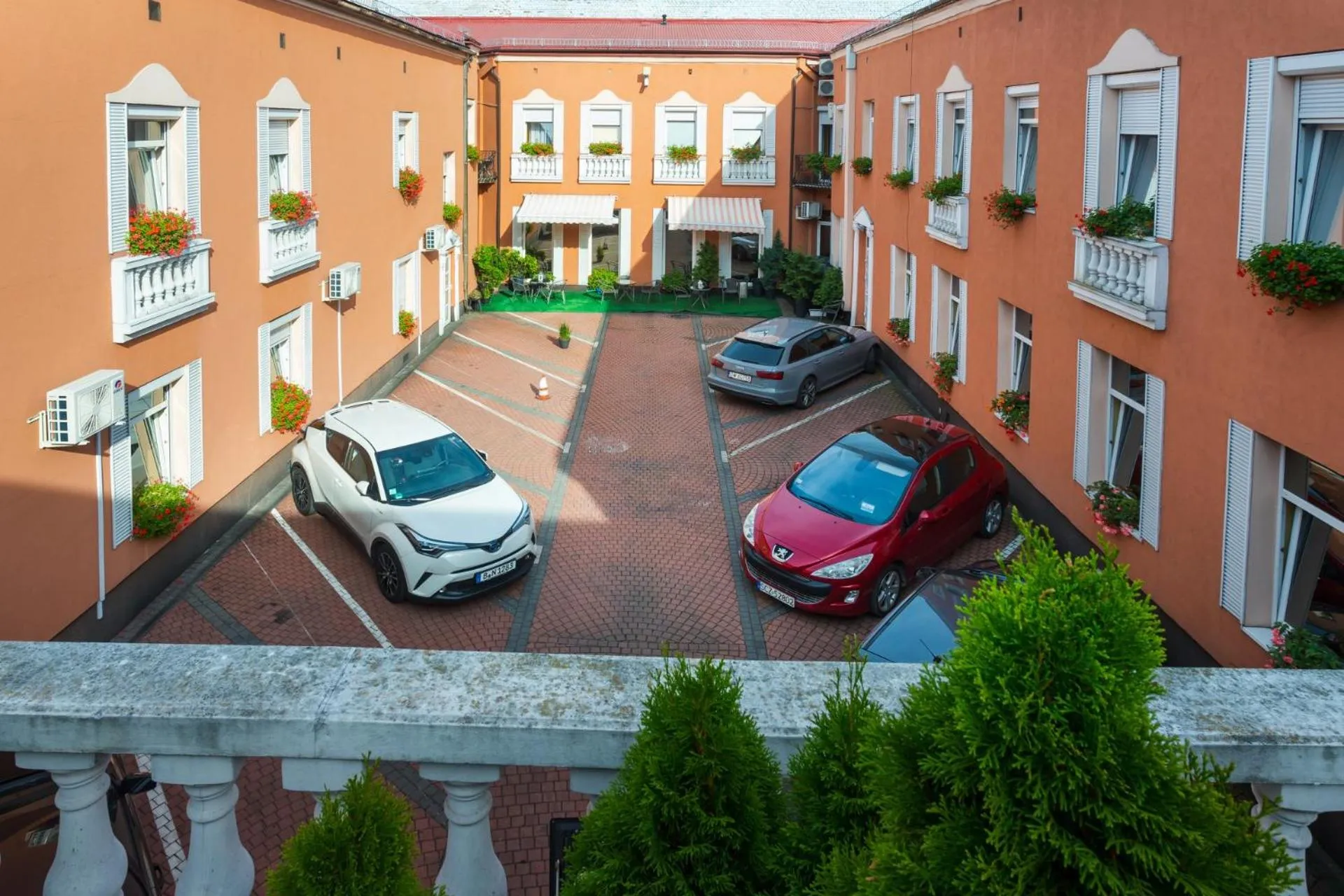 Property building in Hotel Wenecki