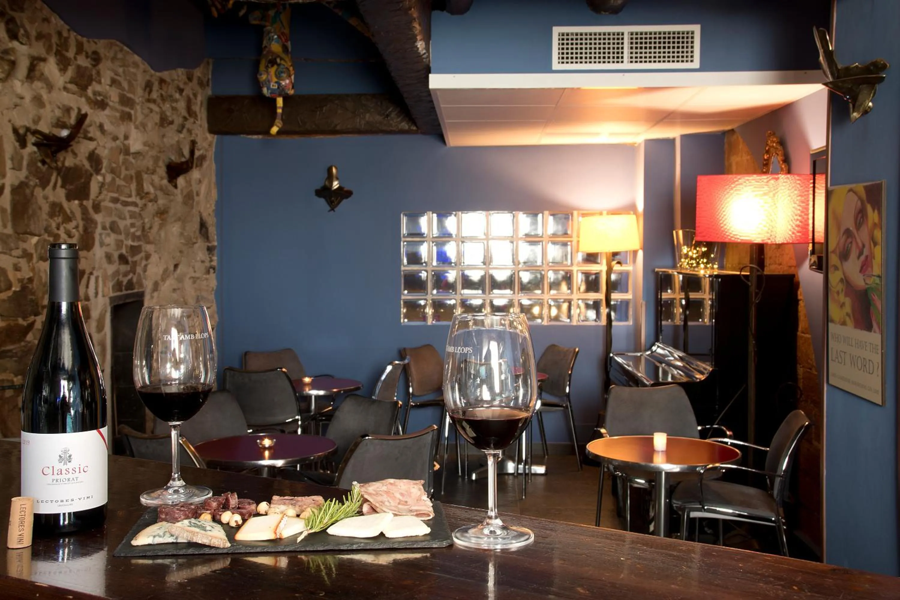 Lounge or bar in Hotel Cal Llop