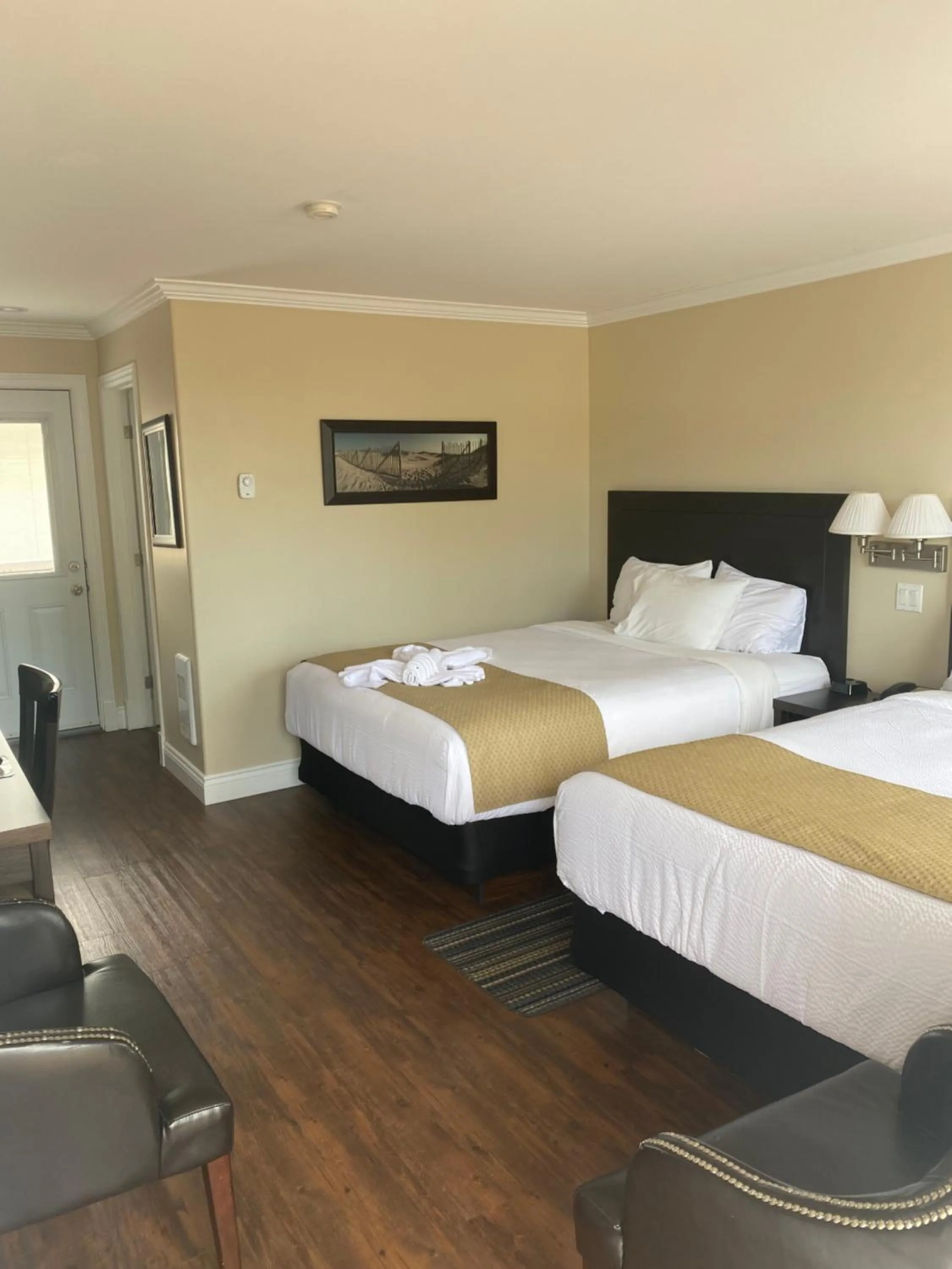 Bed in Sunny Isle Motel