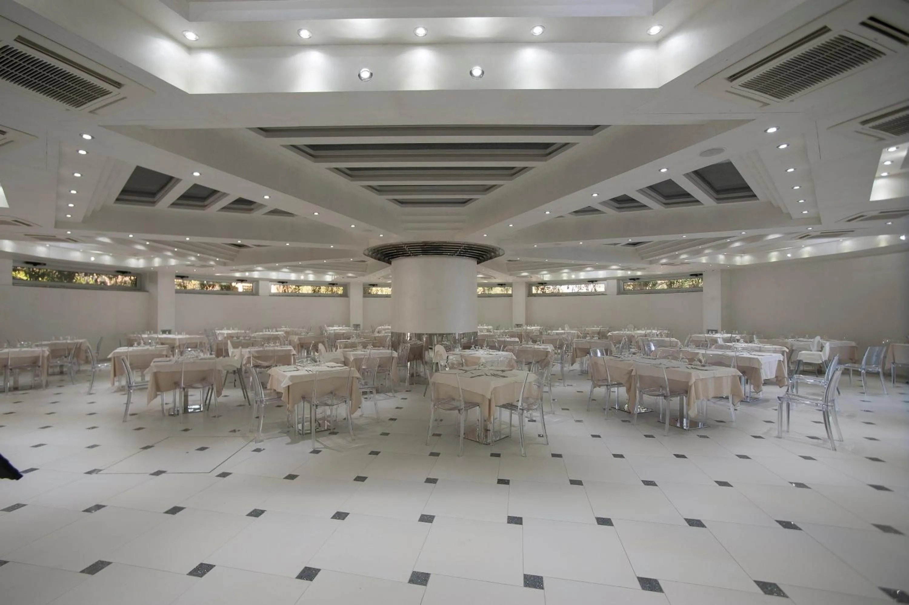 Restaurant/places to eat in Villaggio Blue Marine