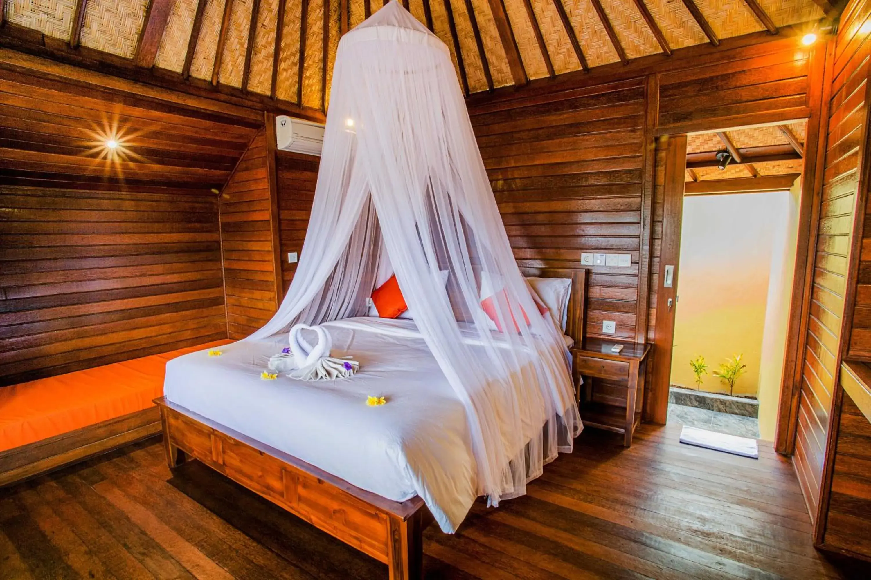 Deluxe Double Room (2 Adults + 1 Child) in Samanta Huts Deluxe Double Room (2 Adults + 1 Child) in Samanta Huts
