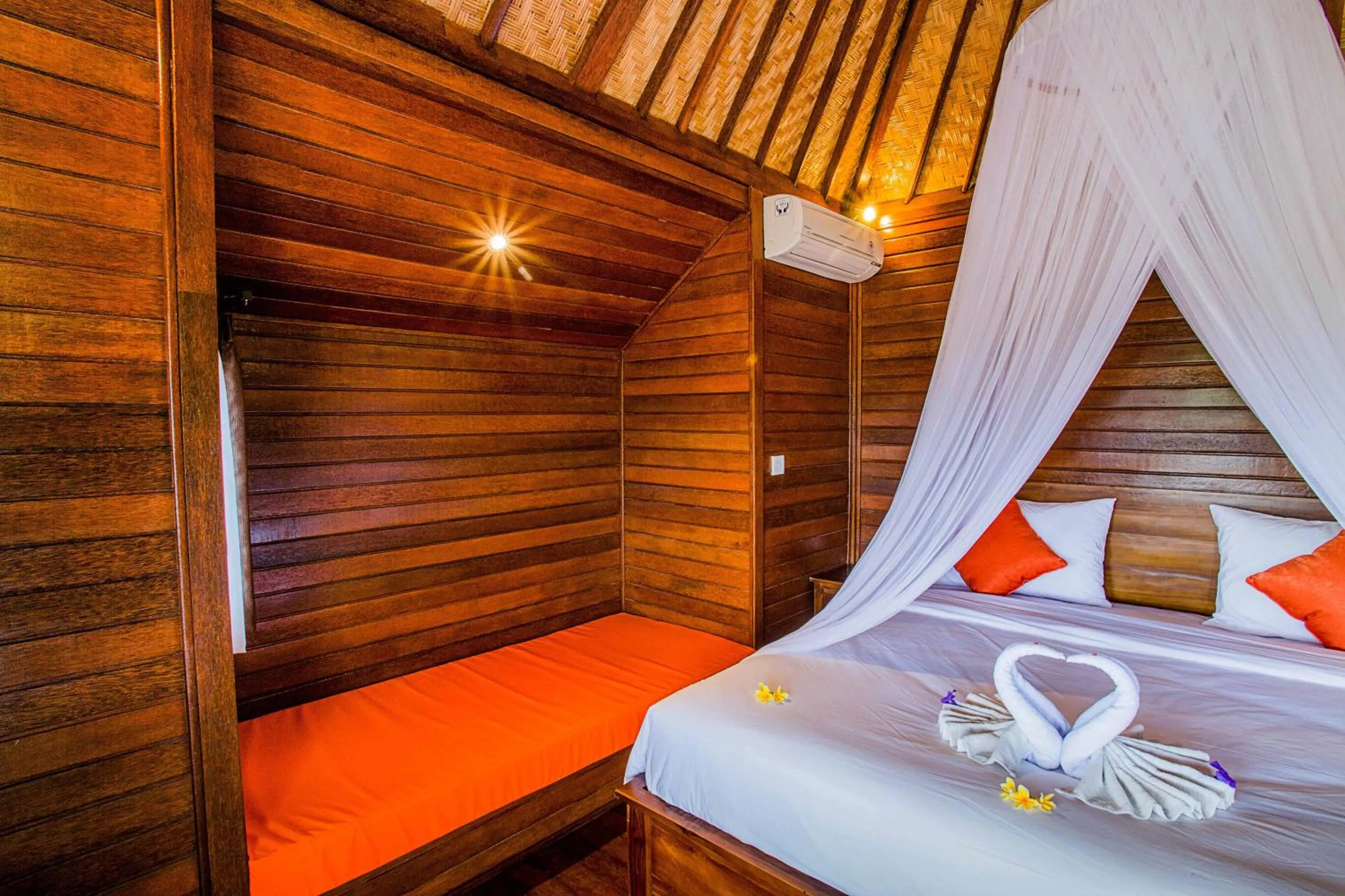 Bed in Samanta Huts