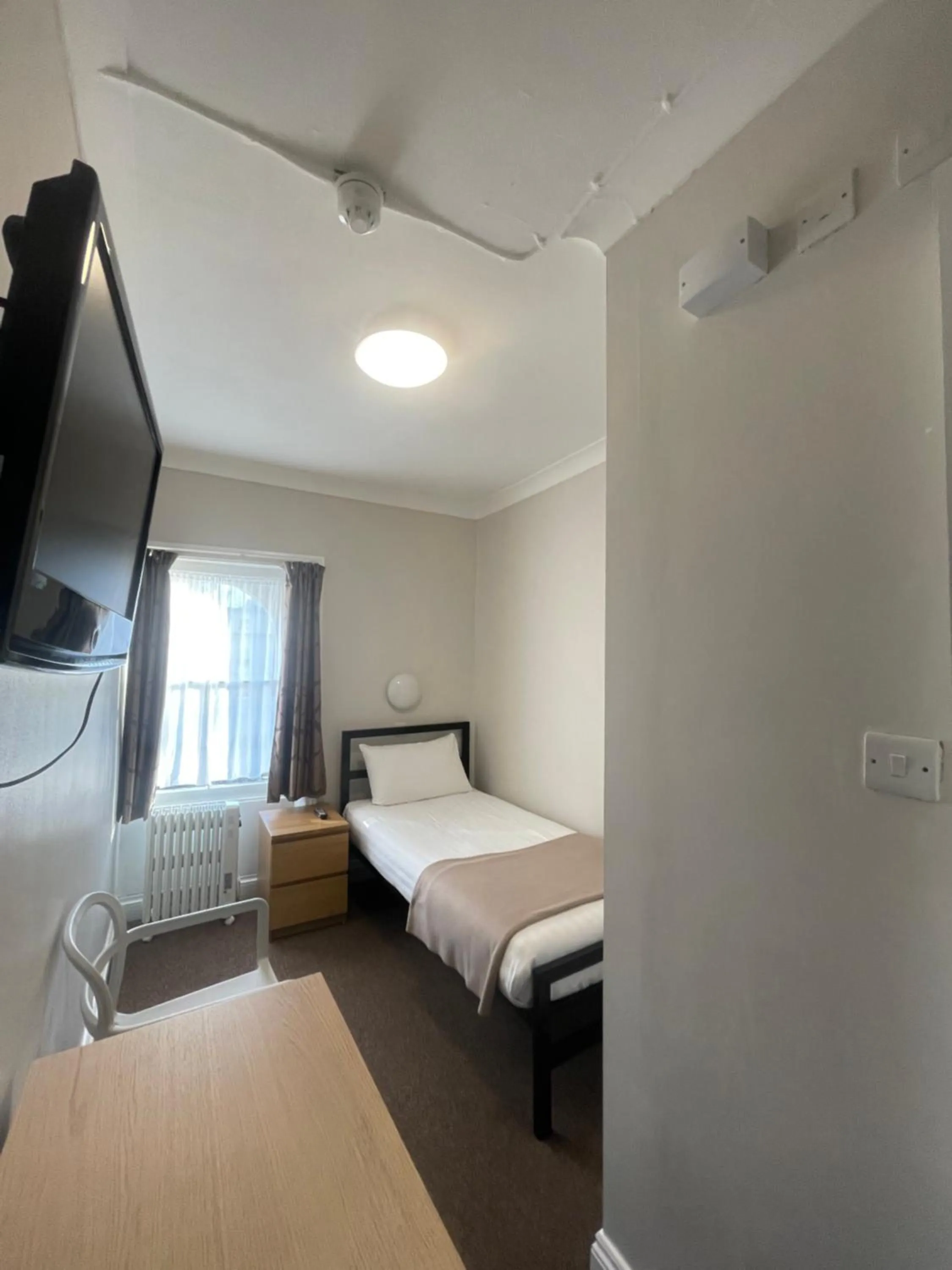 Bedroom, Bed in Lords Hotel