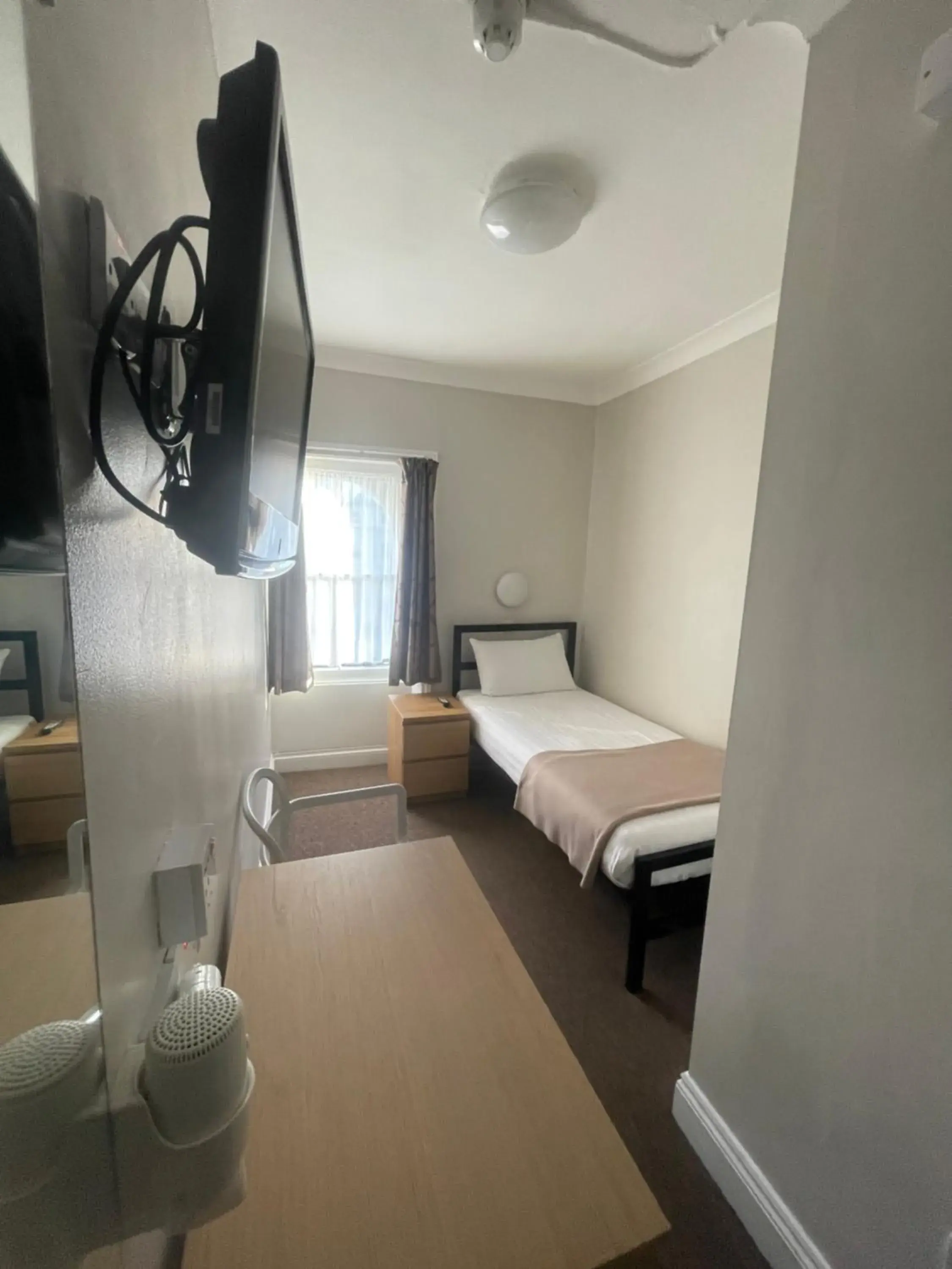 Single Room in Lords Hotel Single Room in Lords Hotel