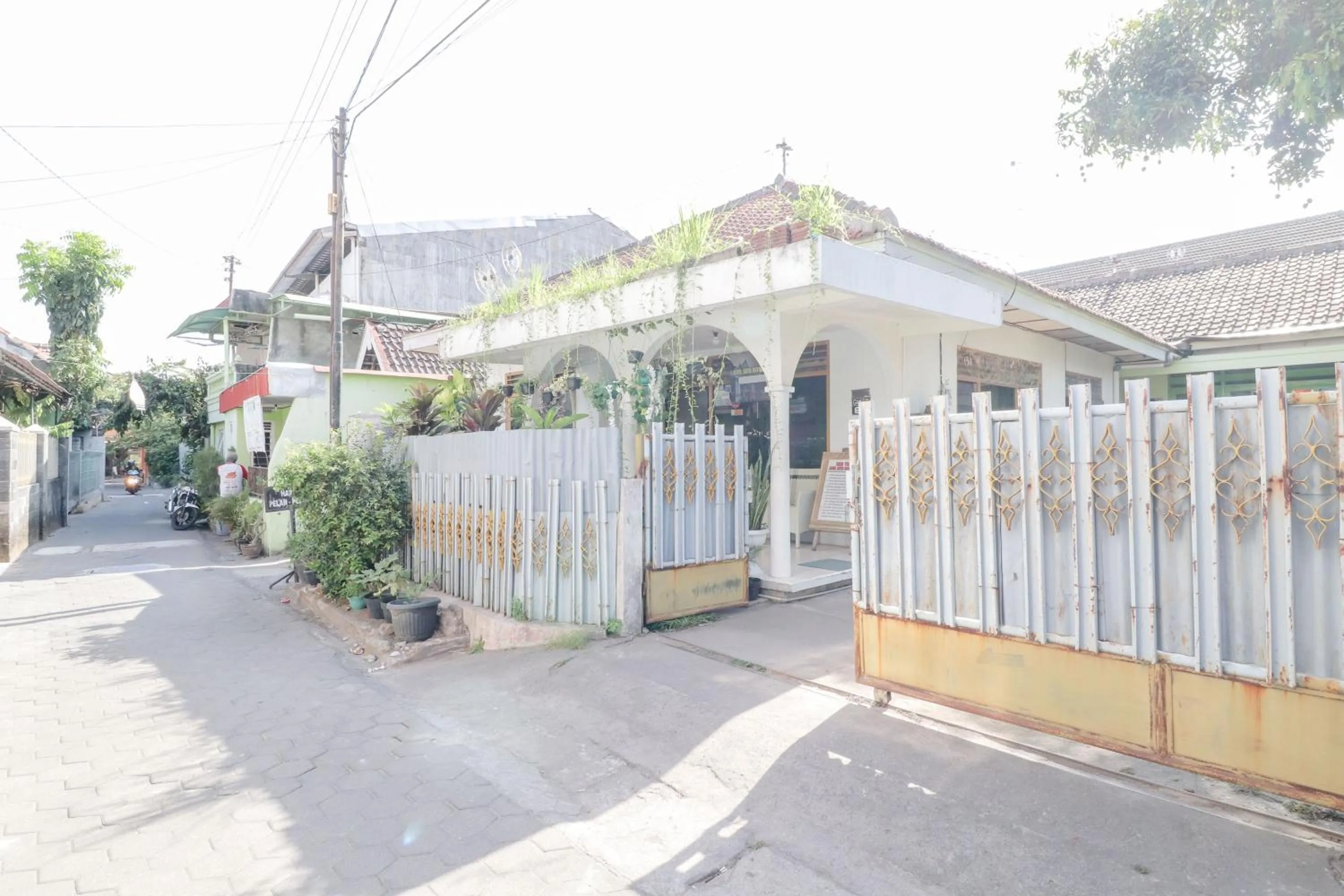 Property building in Adil Jaya Homestay