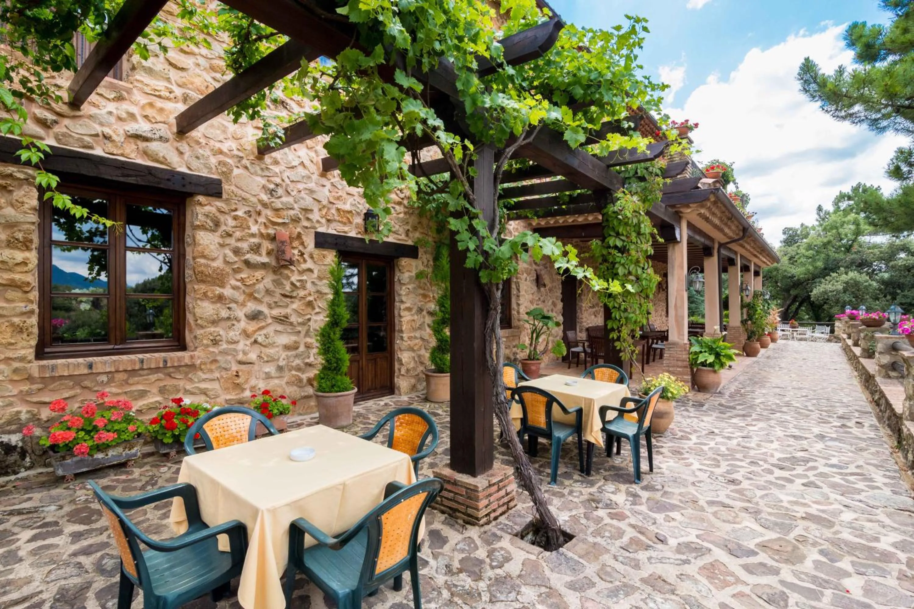 Balcony/Terrace in Hotel de Montaña Cueva Ahumada