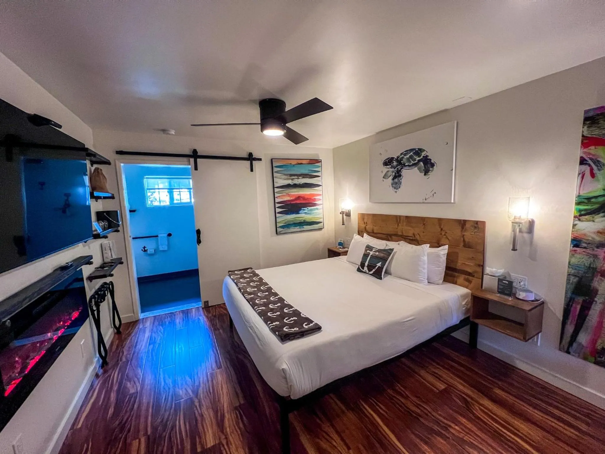 Photo of the whole room in Haley Hotel