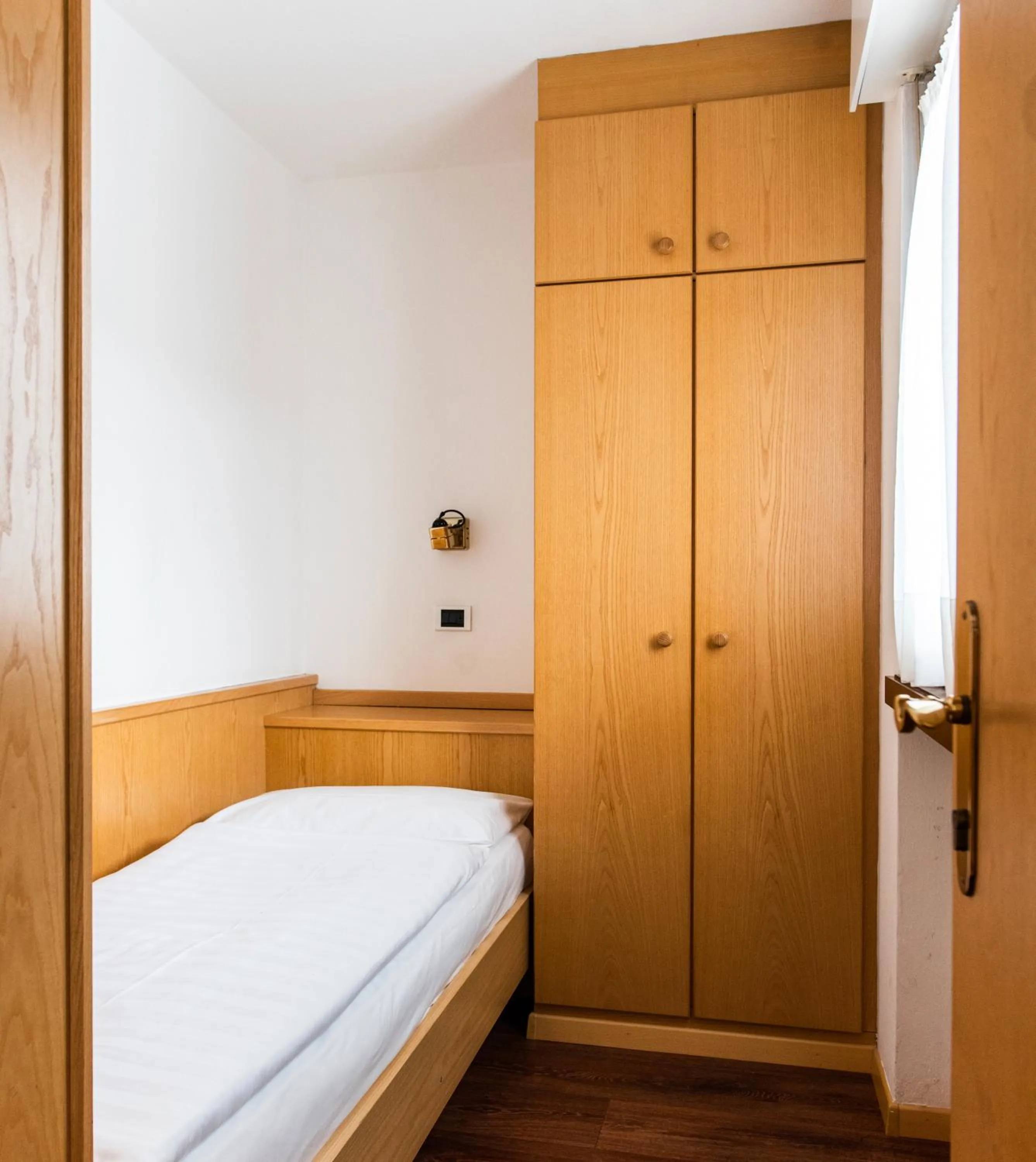 Bed in Residence Contrin