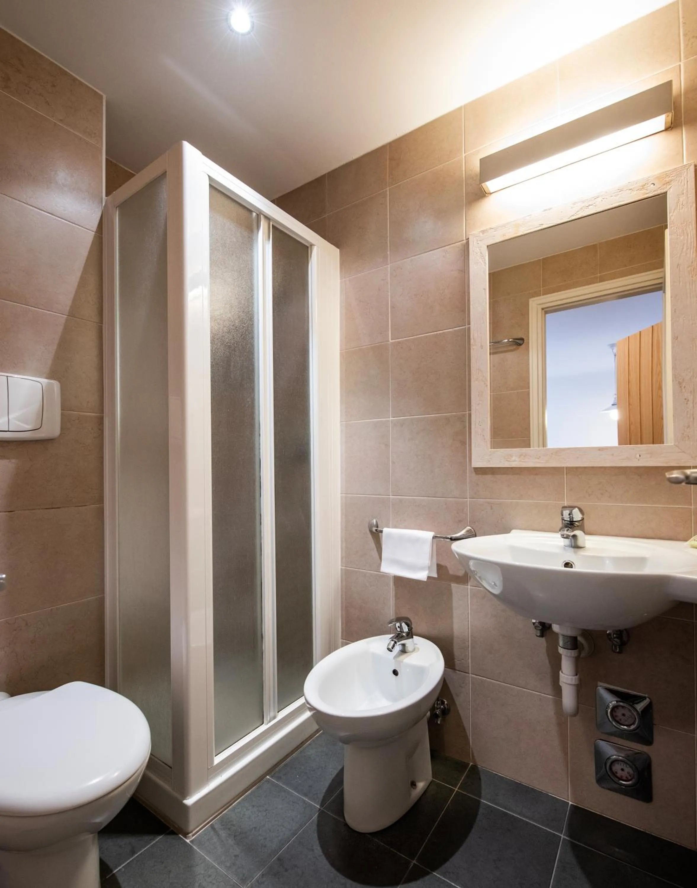 Shower in Residence Contrin