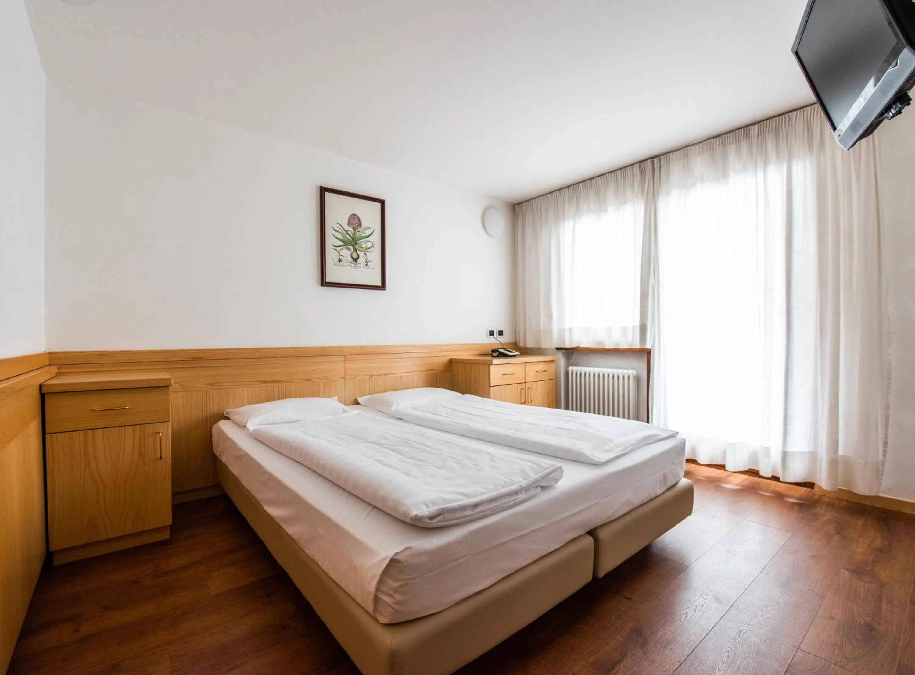 Bed in Residence Contrin