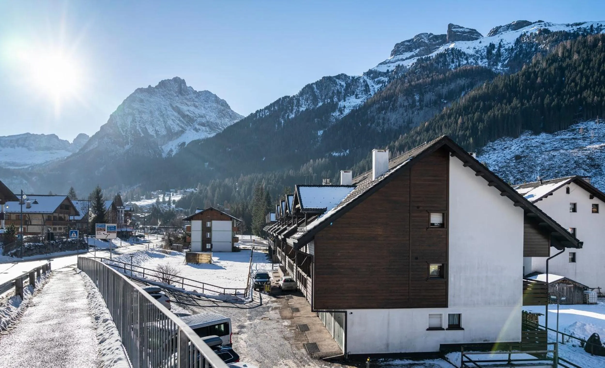 Property building in Residence Contrin