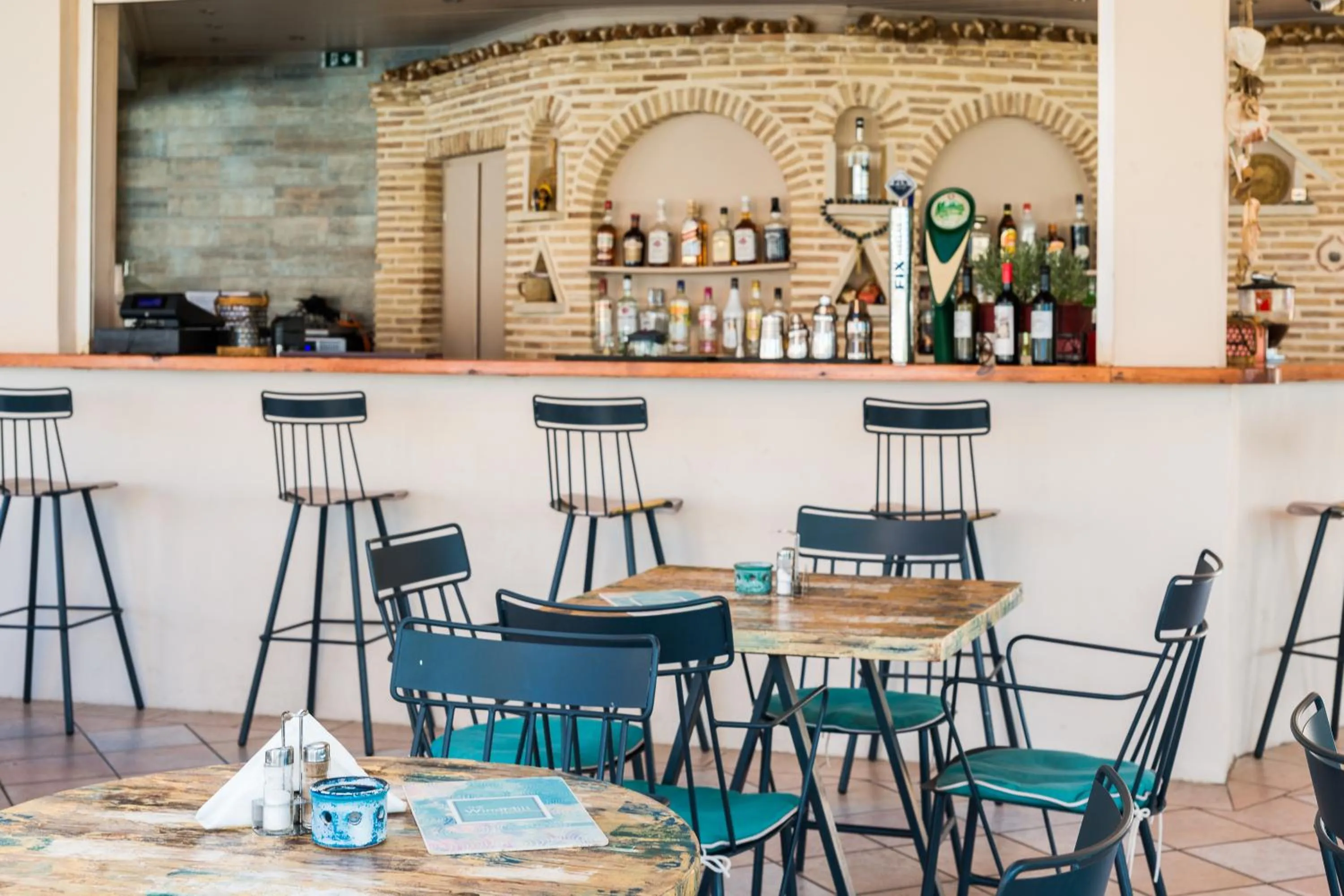 Restaurant/places to eat in Windmill Hotel