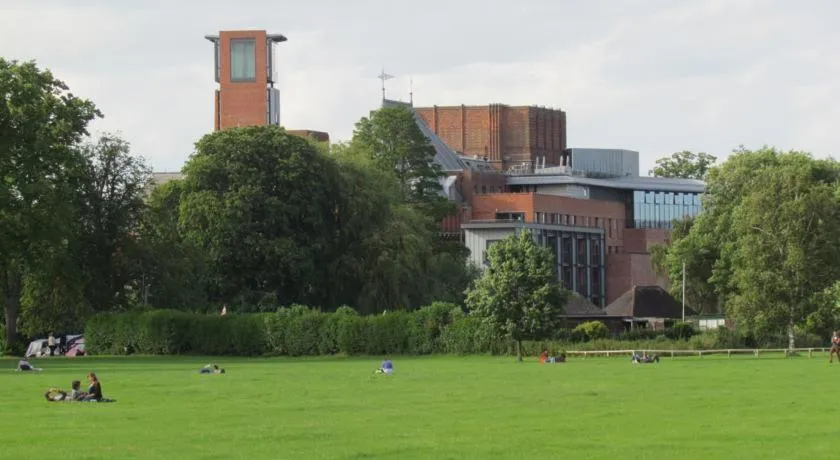 Area and facilities in Avonpark House