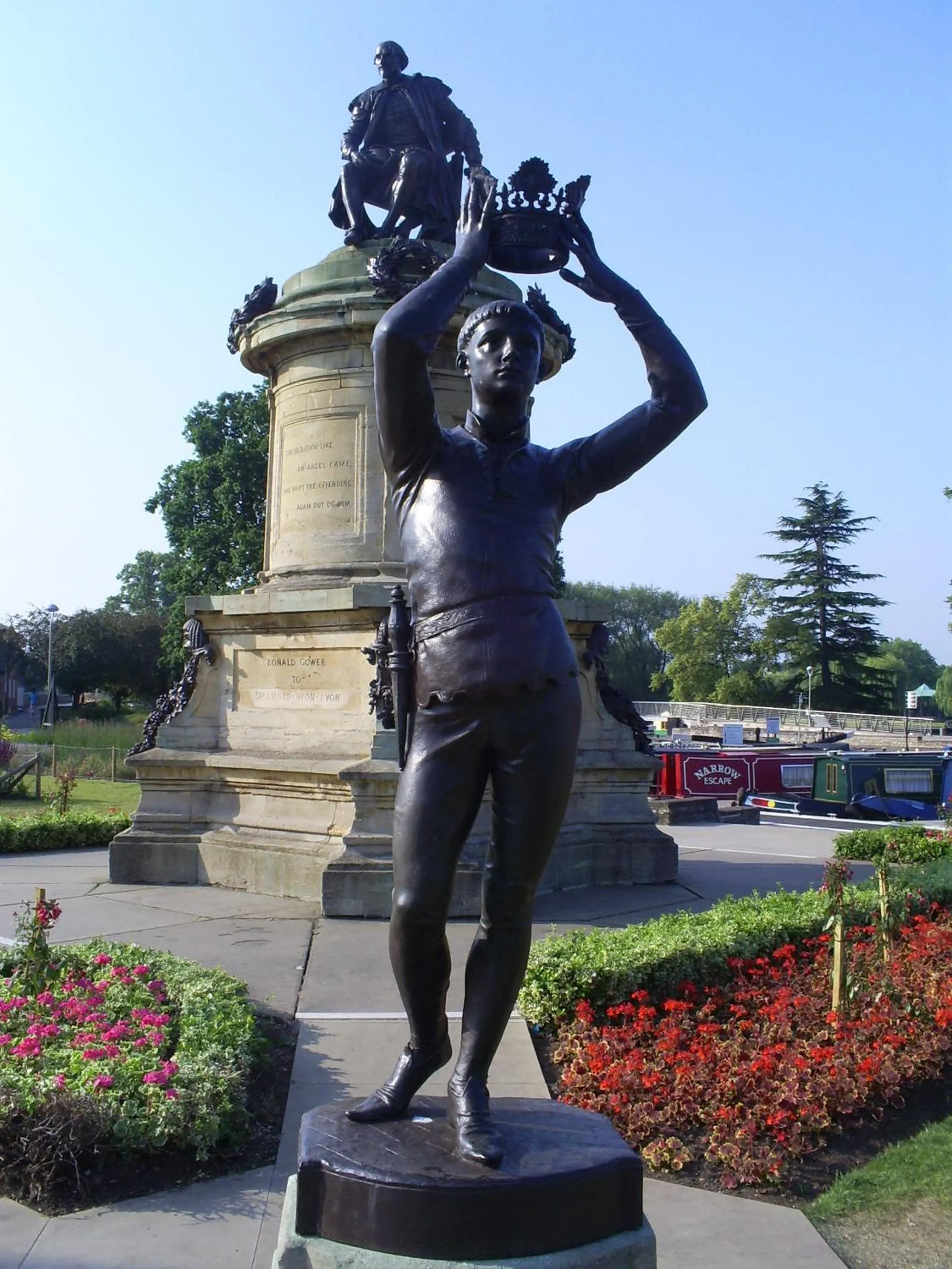 Area and facilities in Avonpark House