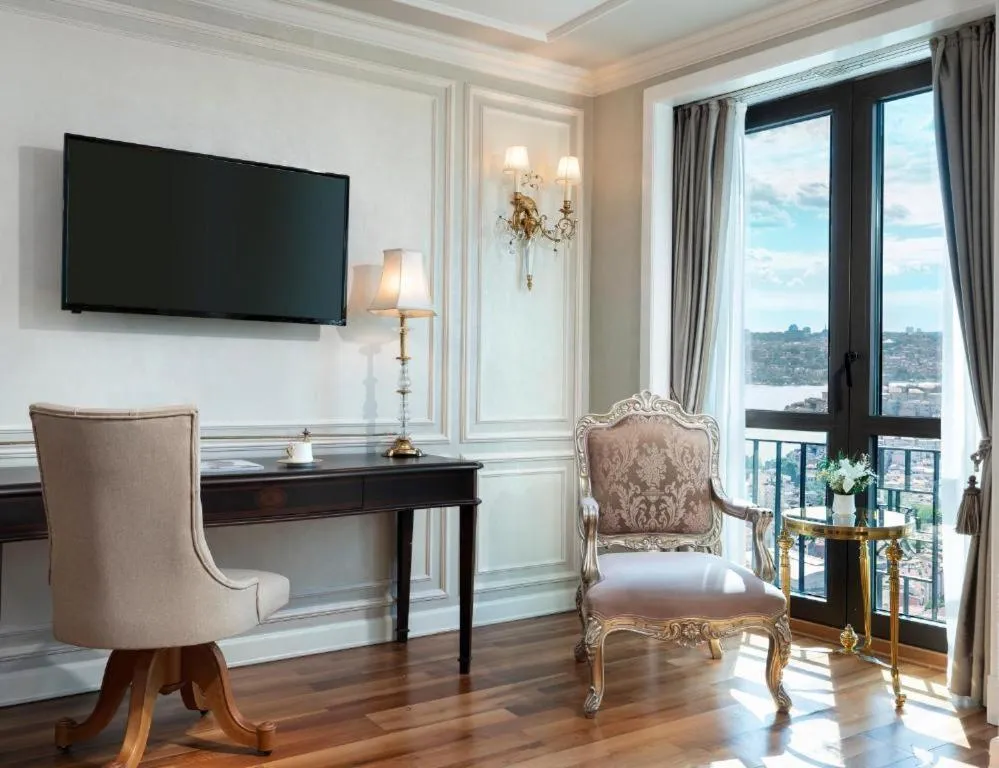 TV and multimedia in Rixos Pera Istanbul