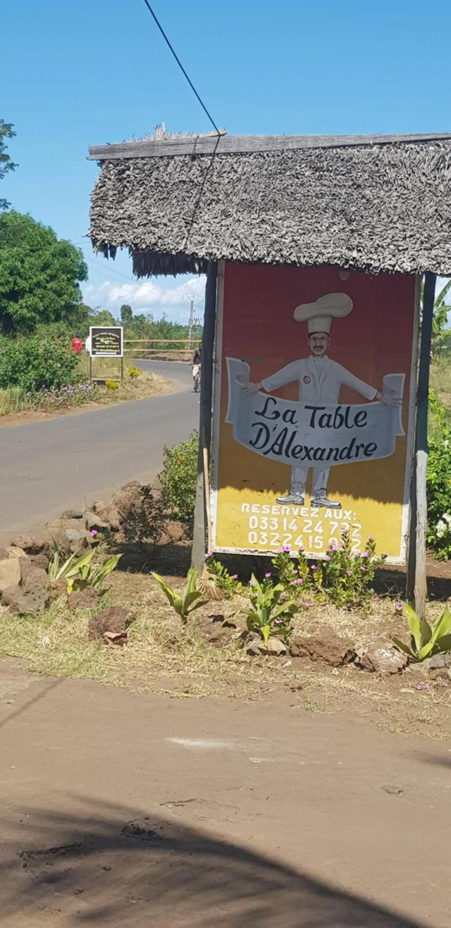 Restaurant/places to eat in villa nosy détente