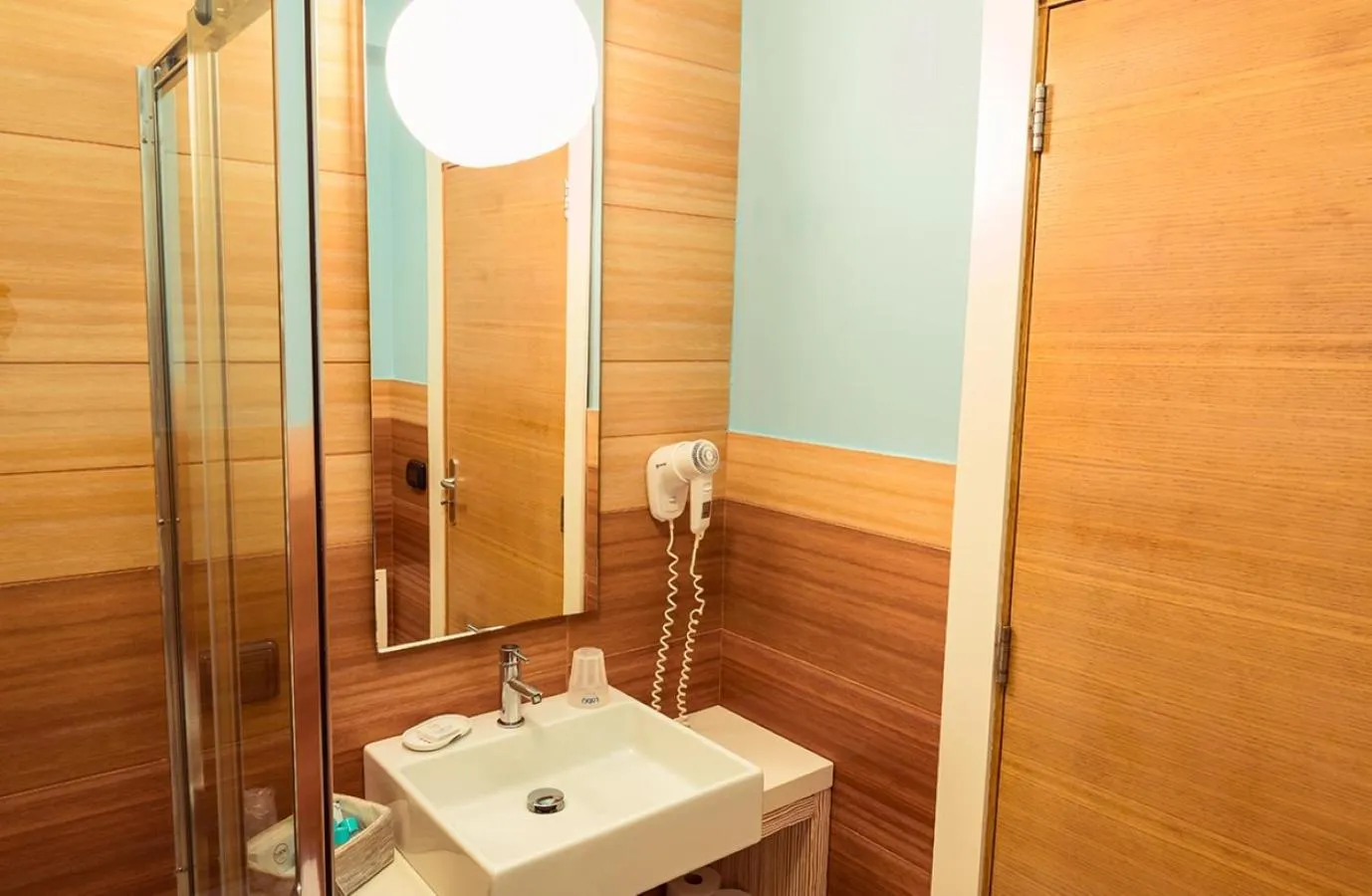 Bathroom in Tabù Hotel