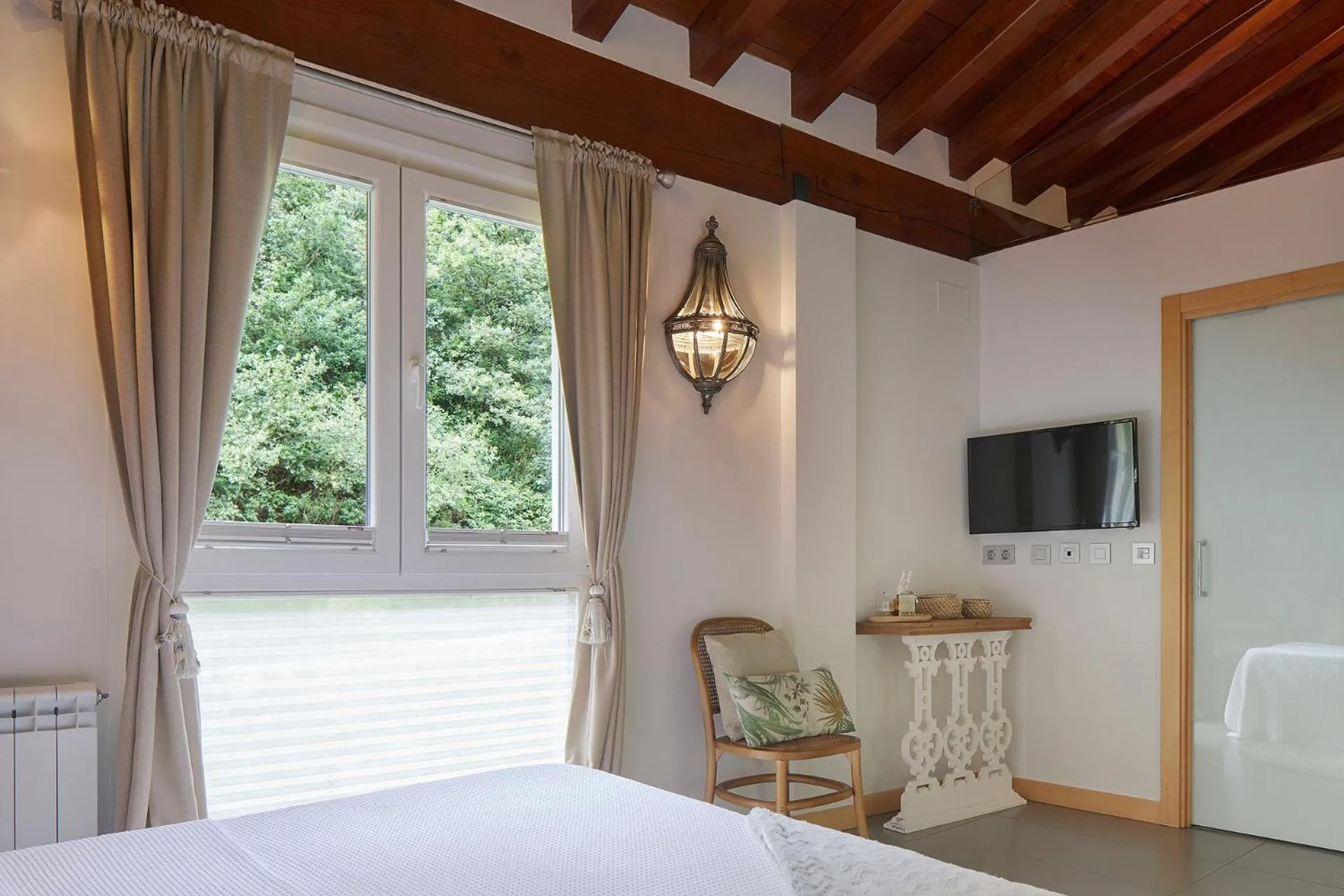 Bedroom in Hotel Boutique Txanka Erreka PARKING INCLUIDO