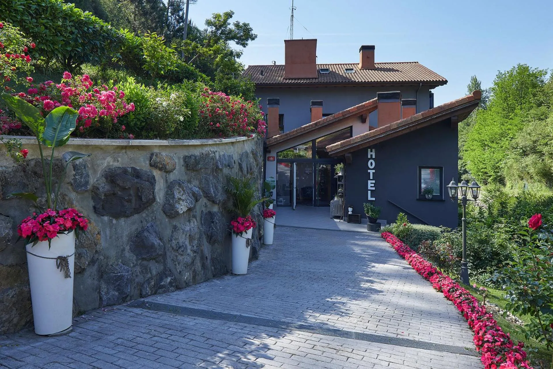 Property building in Hotel Boutique Txanka Erreka PARKING INCLUIDO