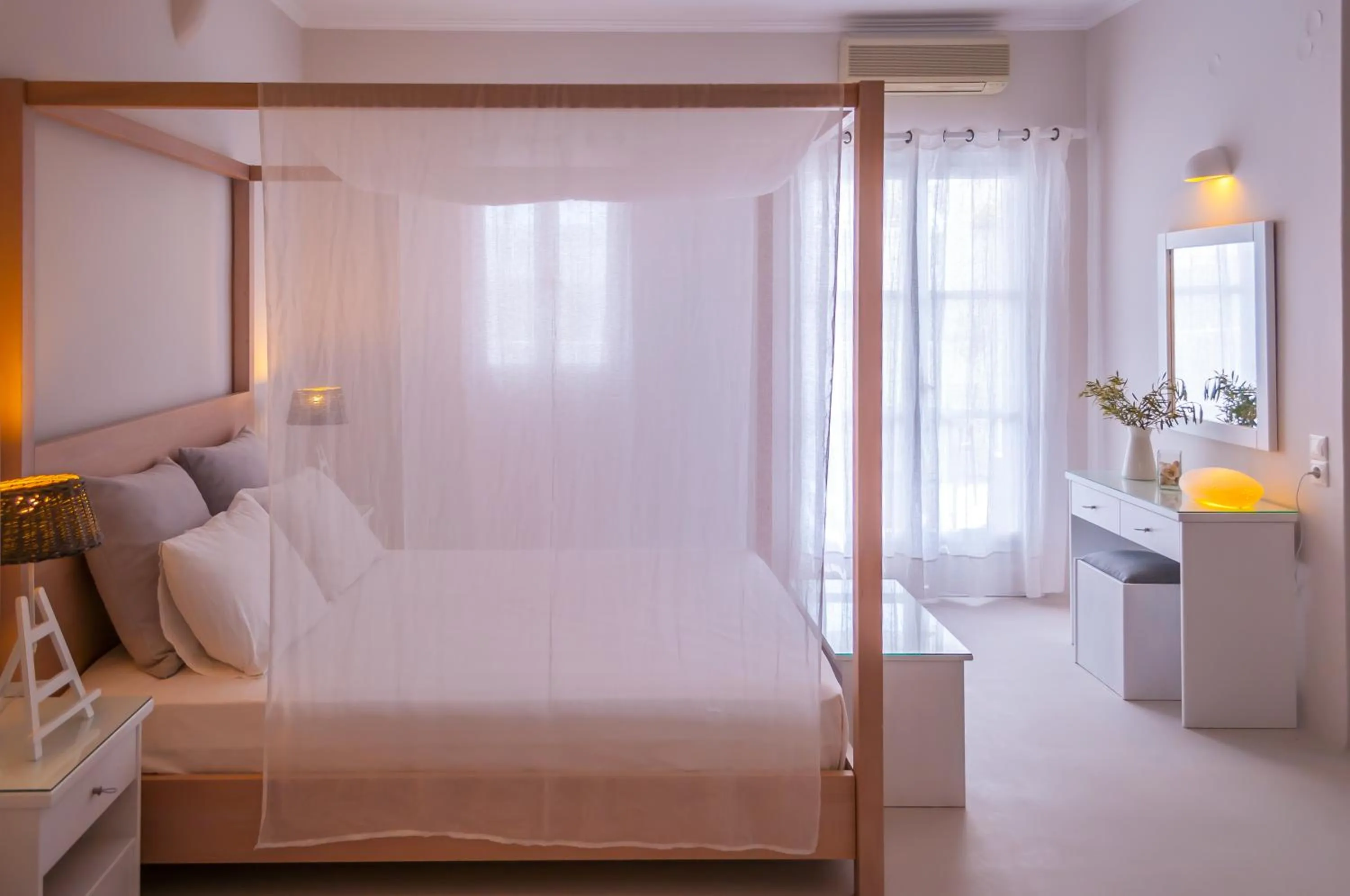 Bedroom, Bed in Milos Bay Suites