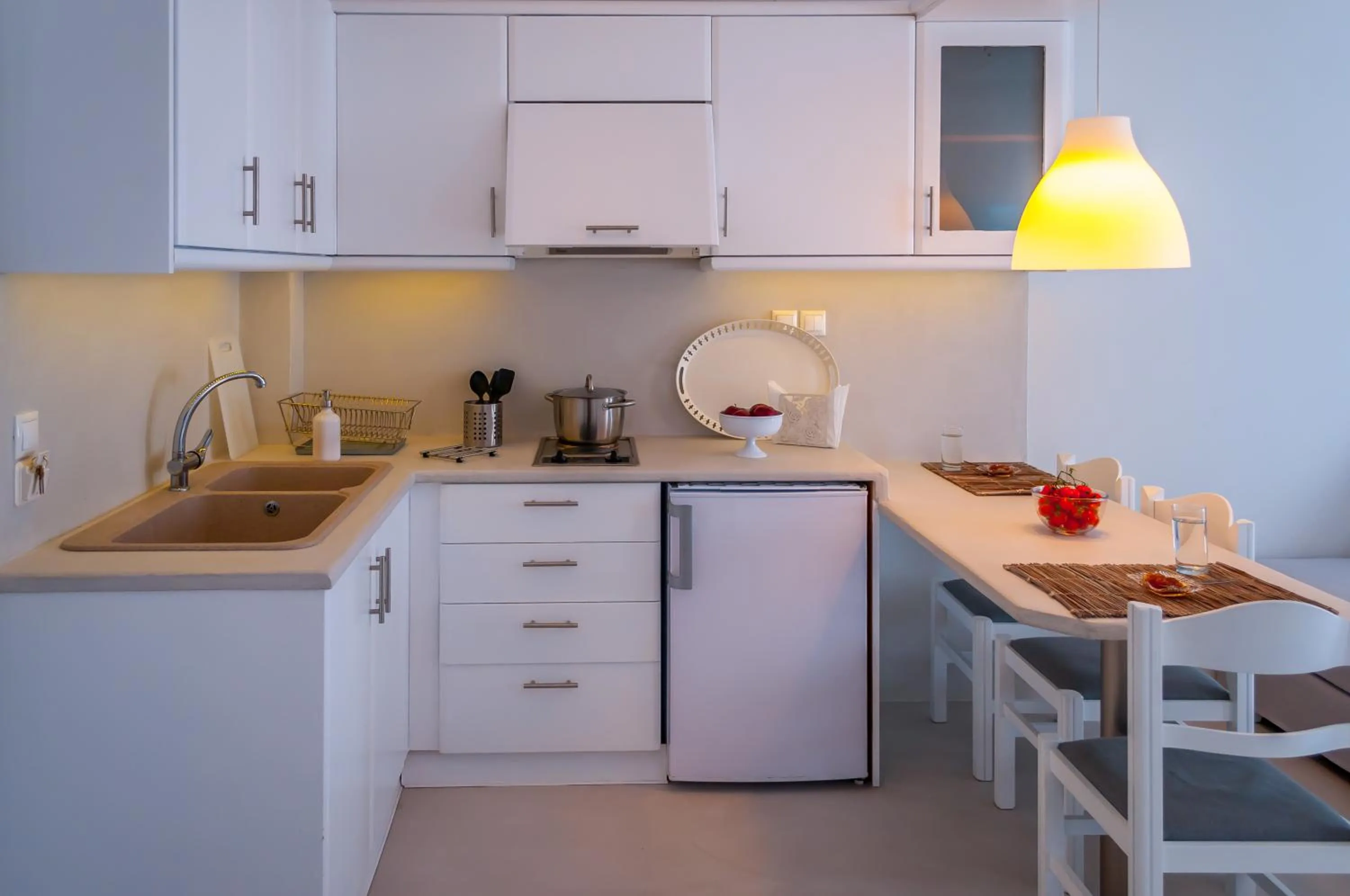 Kitchen or kitchenette in Milos Bay Suites
