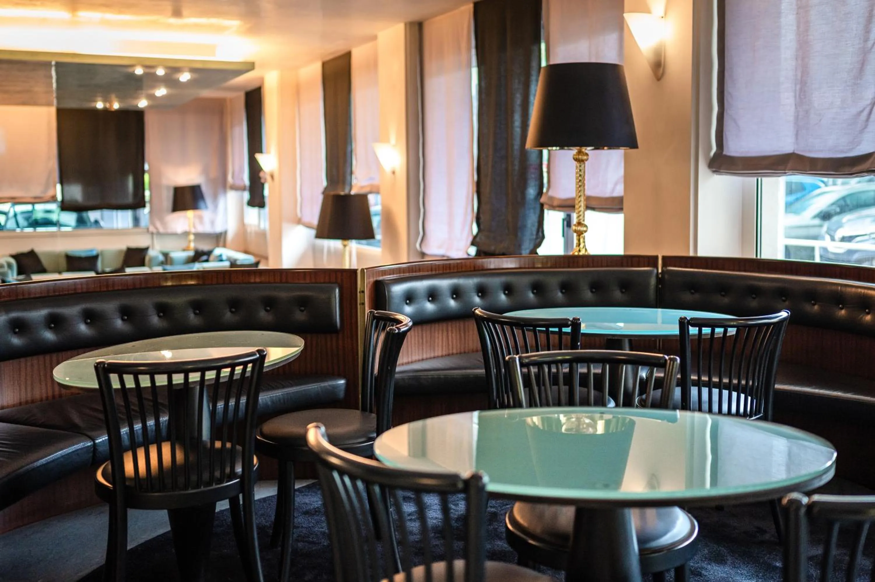 Communal lounge/ TV room in Hotel Europa