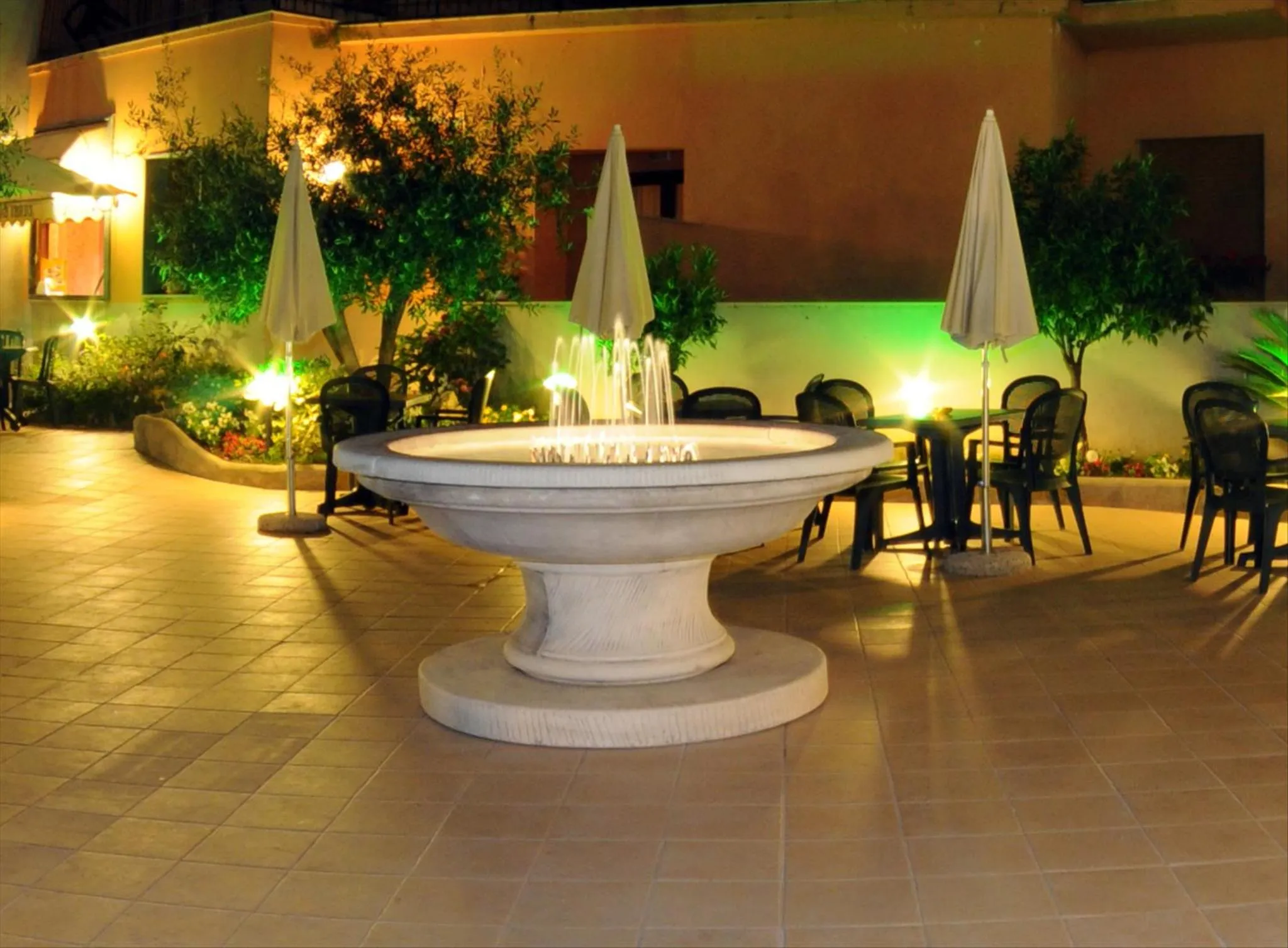 Night in Hotel Ascot Sorrento