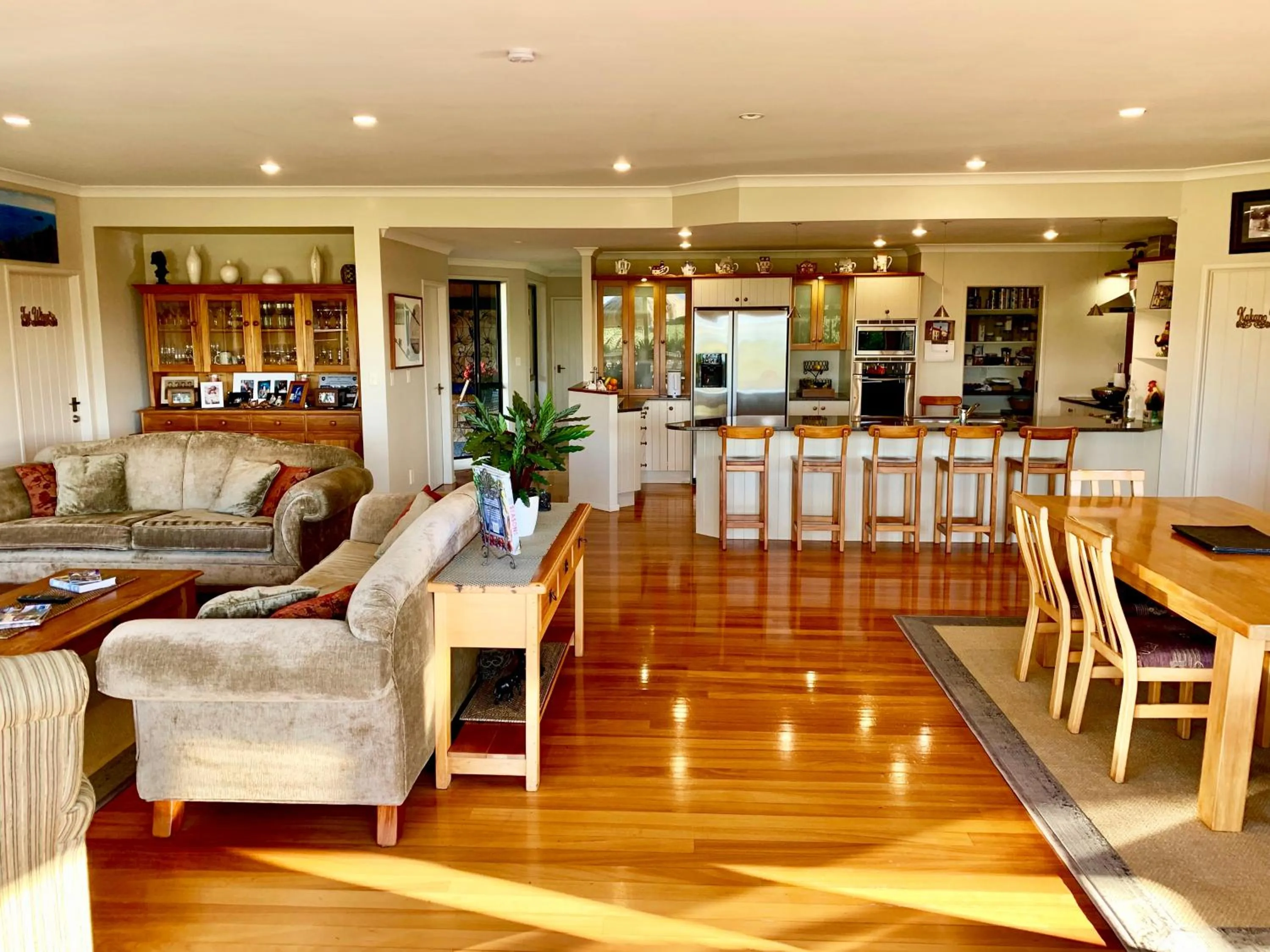 Communal lounge/ TV room in Heaven's Rest B&B