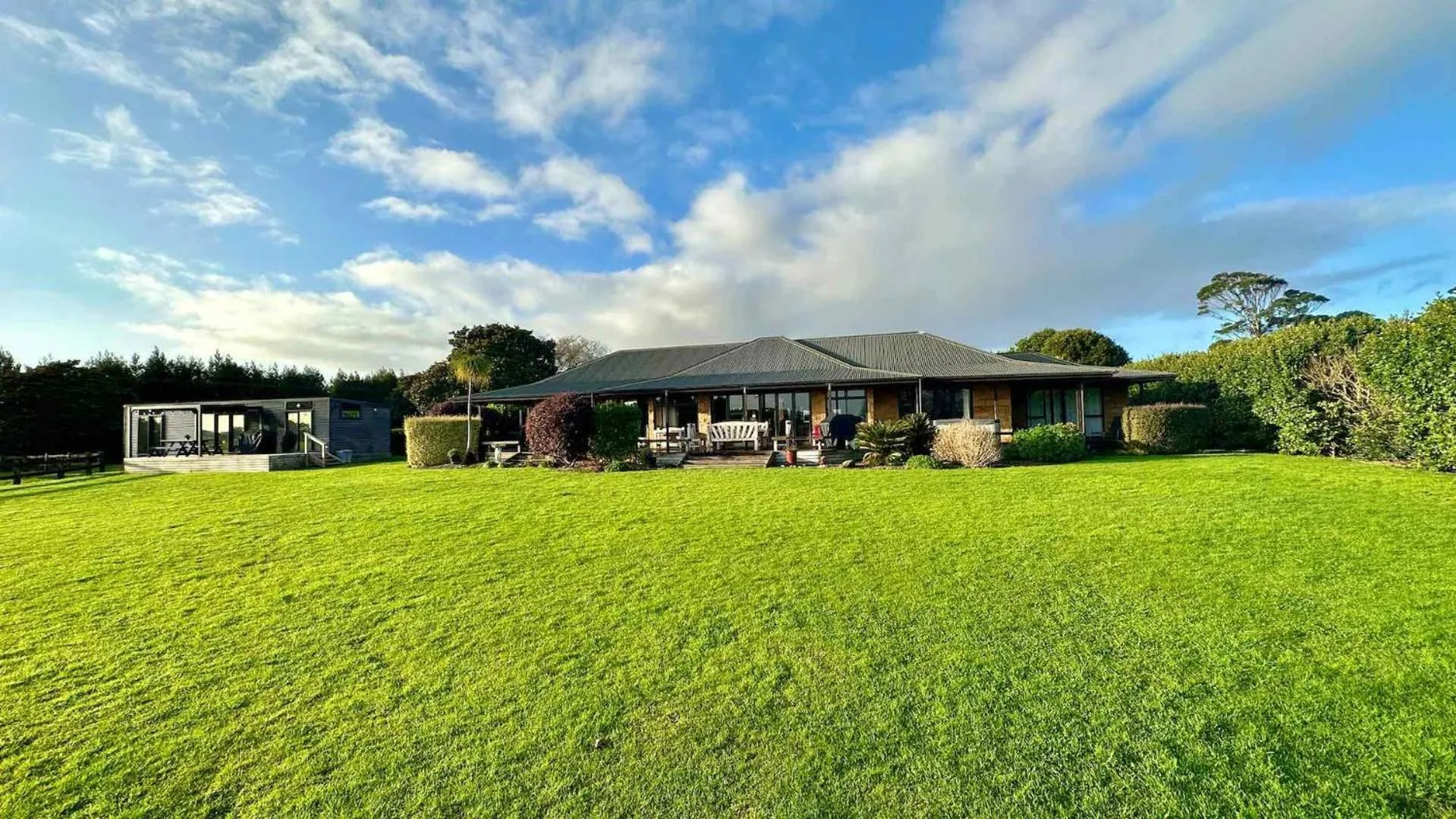 Property building in Heaven's Rest B&B