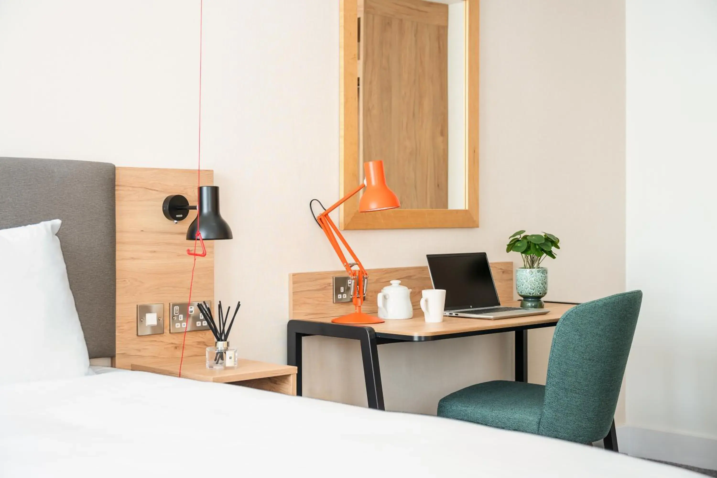 Premium King Room with Single Sofa Bed - Accessible in Holiday Inn Birmingham City by IHG Premium King Room with Single Sofa Bed - Accessible in Holiday Inn Birmingham City by IHG