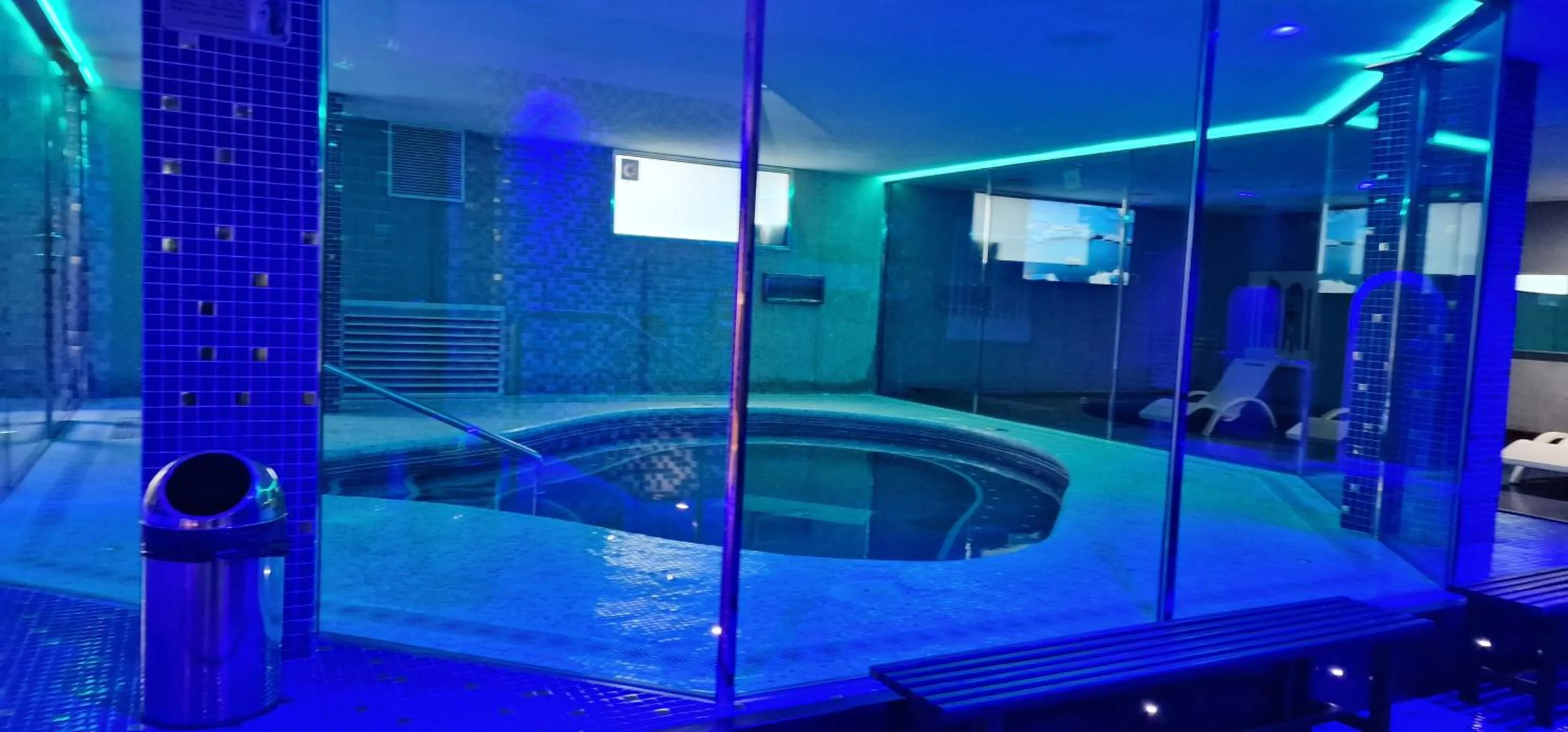 Spa and wellness centre/facilities in Hotel Marítimo Ris con garaje