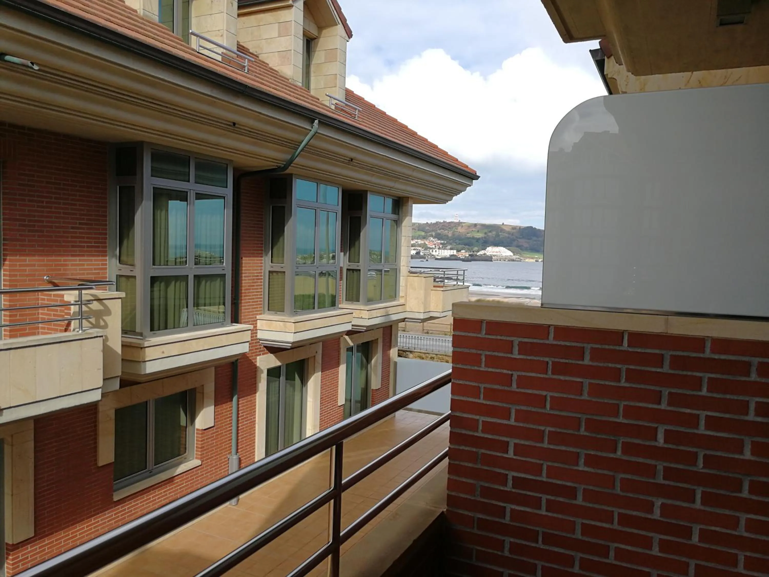 City view in Hotel Marítimo Ris con garaje