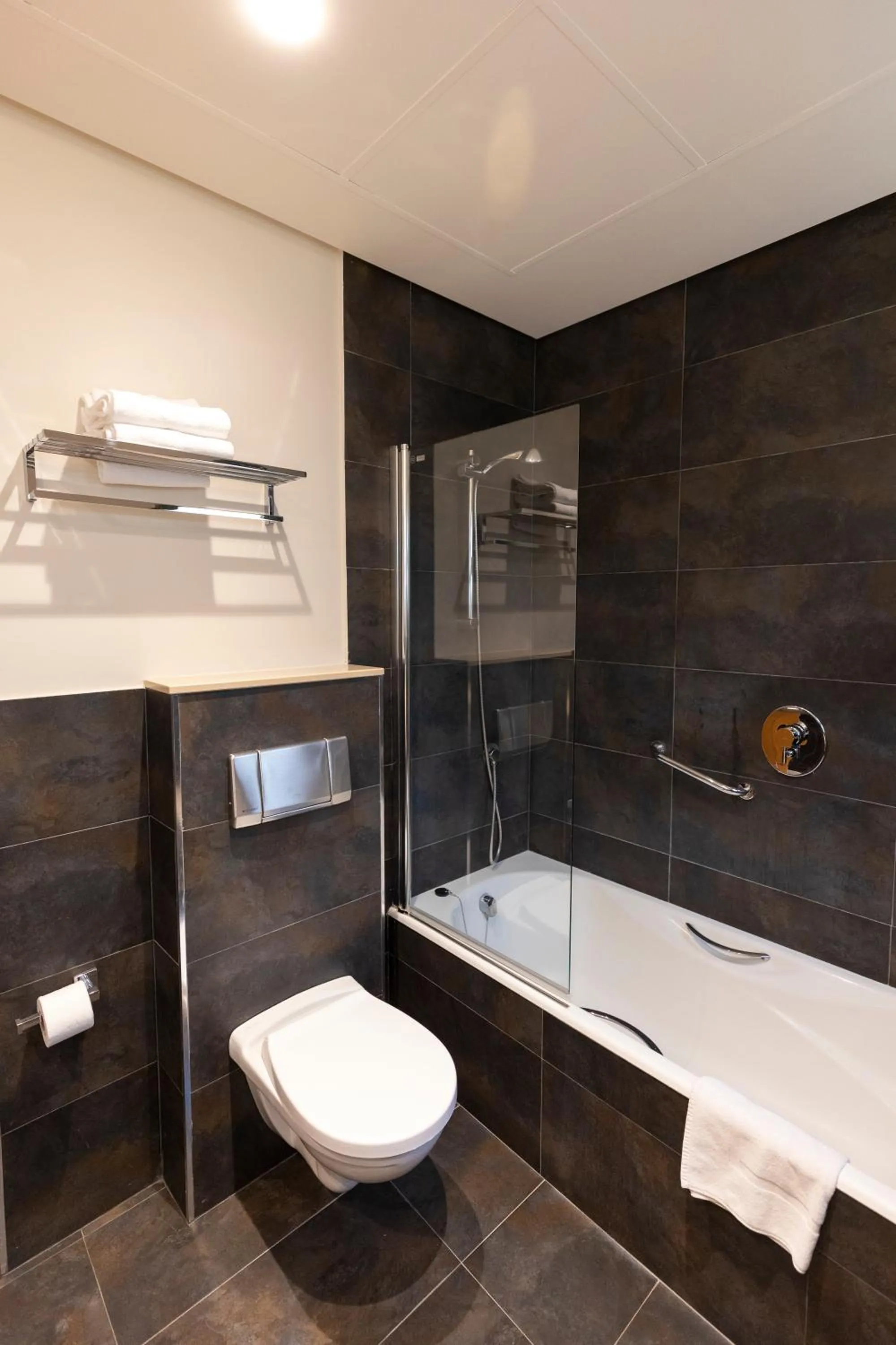 Bath in Hotel Marítimo Ris con garaje