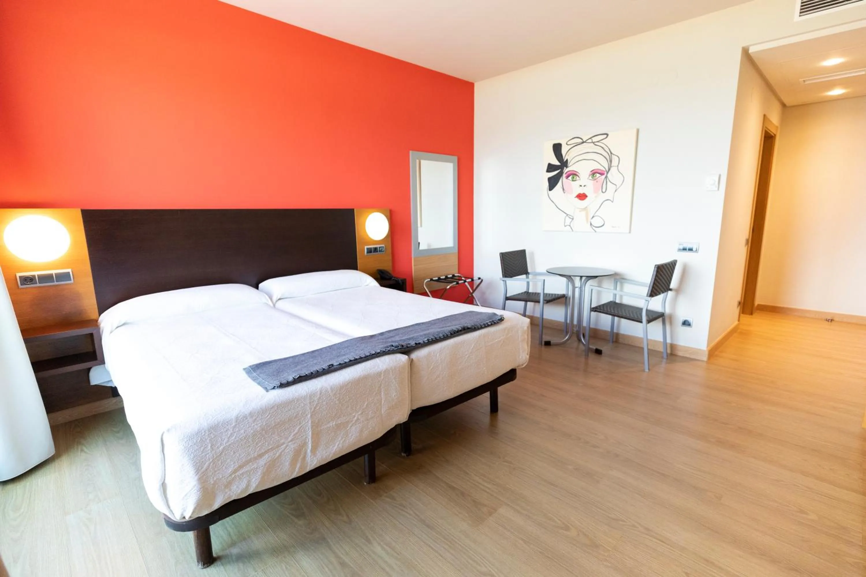 Photo of the whole room, Bed in Hotel Marítimo Ris con garaje