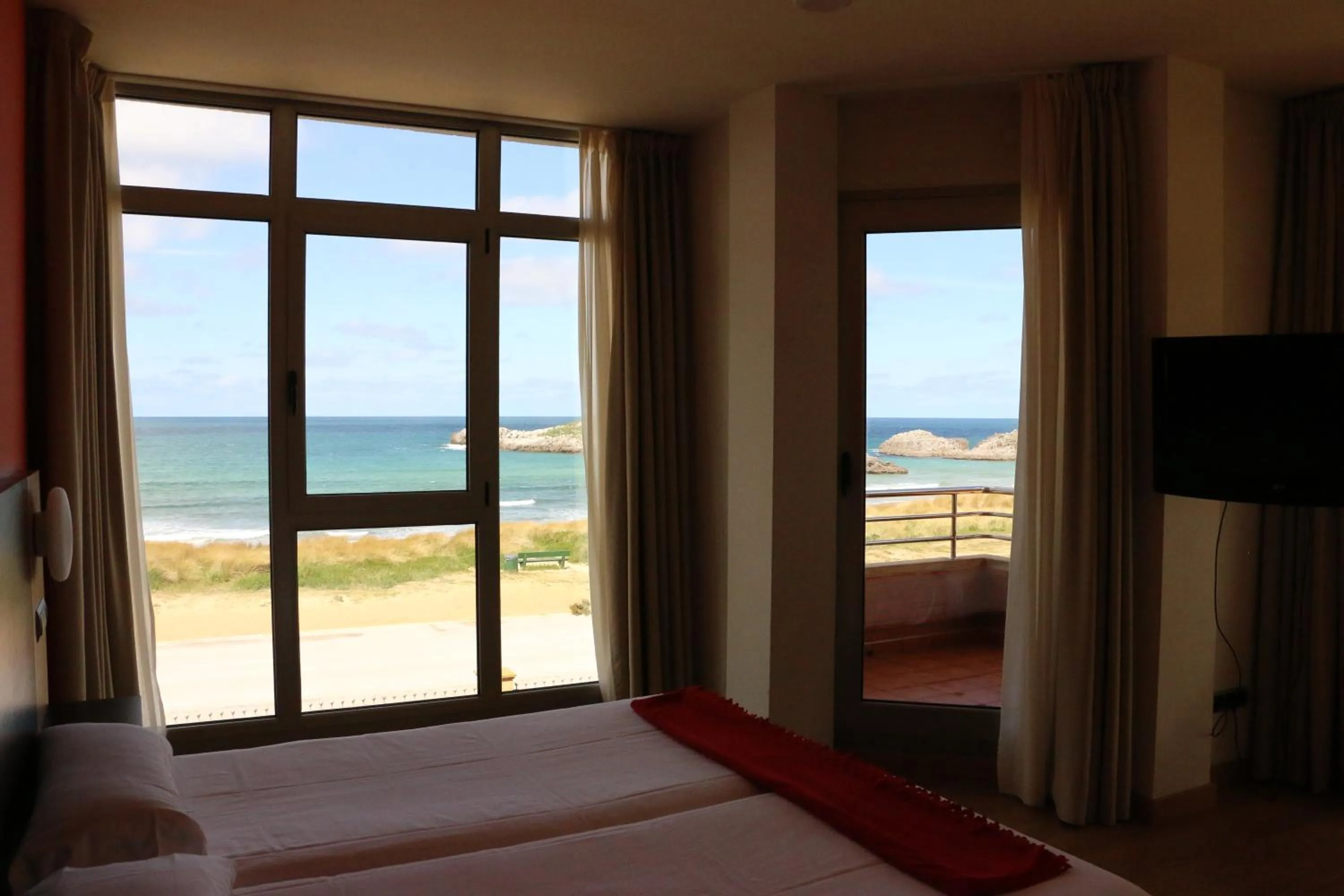 Spring, Bed in Hotel Marítimo Ris con garaje