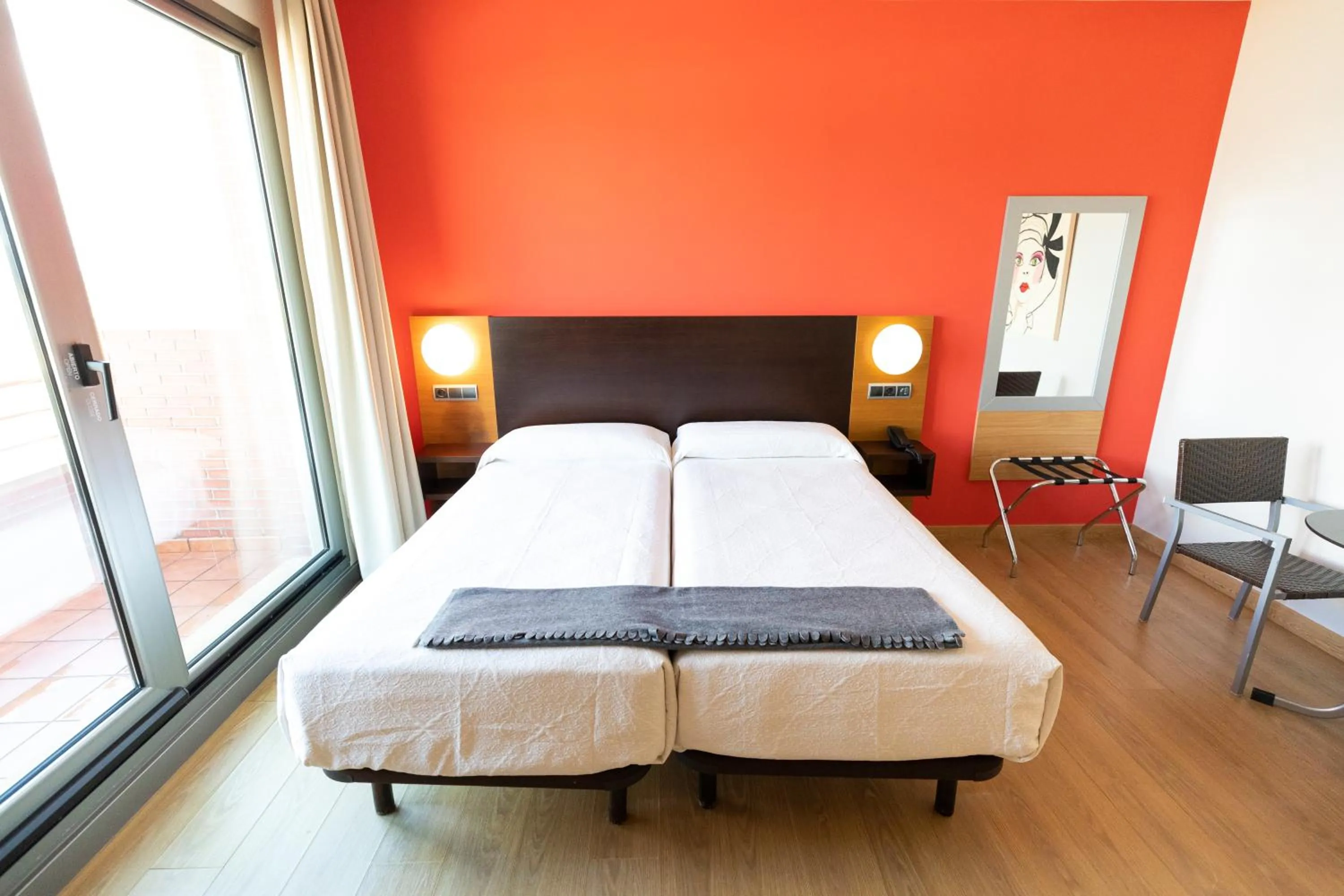 Photo of the whole room, Bed in Hotel Marítimo Ris con garaje