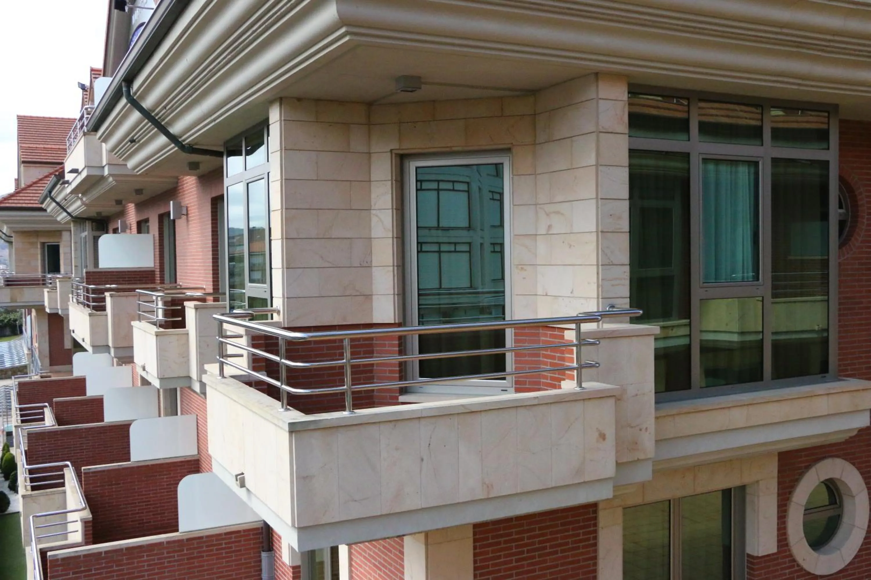 Balcony/Terrace in Hotel Marítimo Ris con garaje